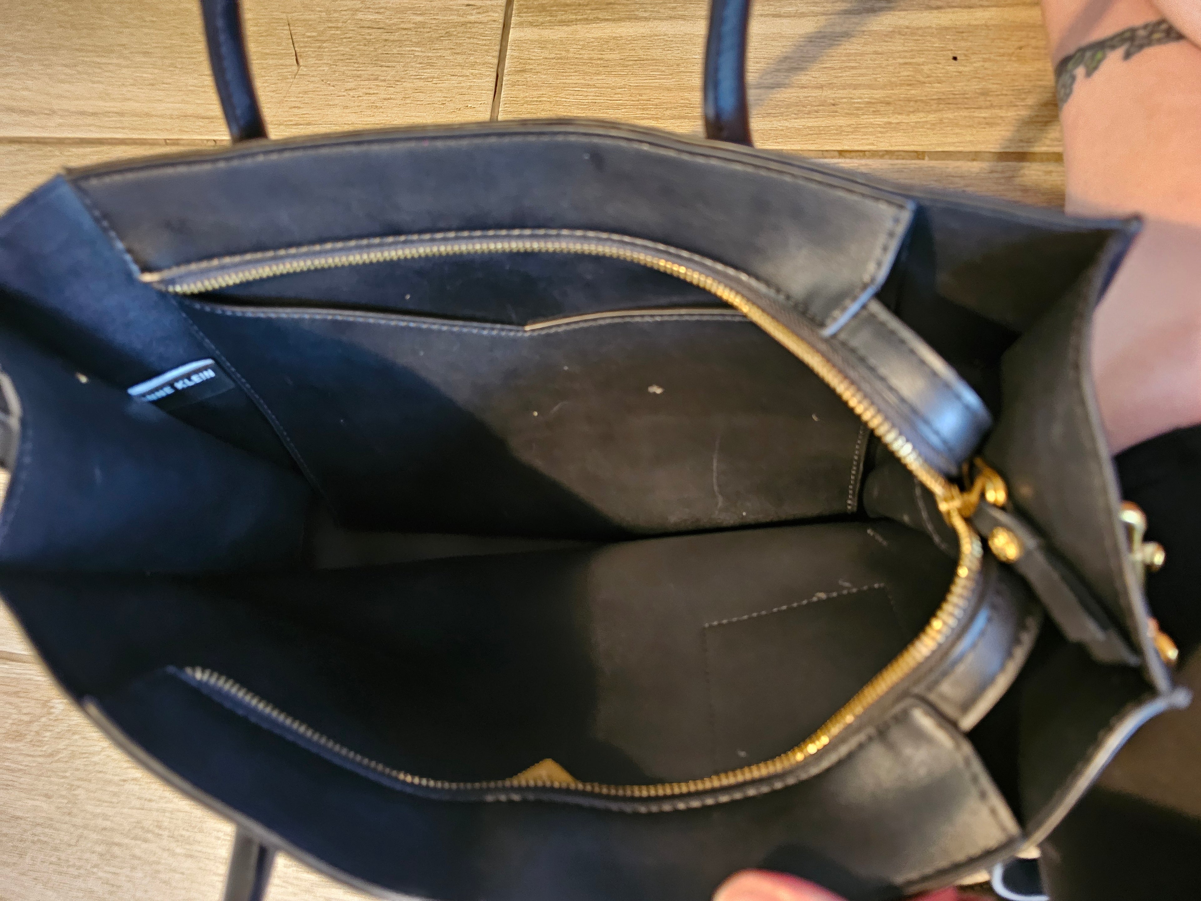 Anne Klein Black Structured Satchel Tote – Gold Lion Emblem – Top Handle & Crossbody Strap