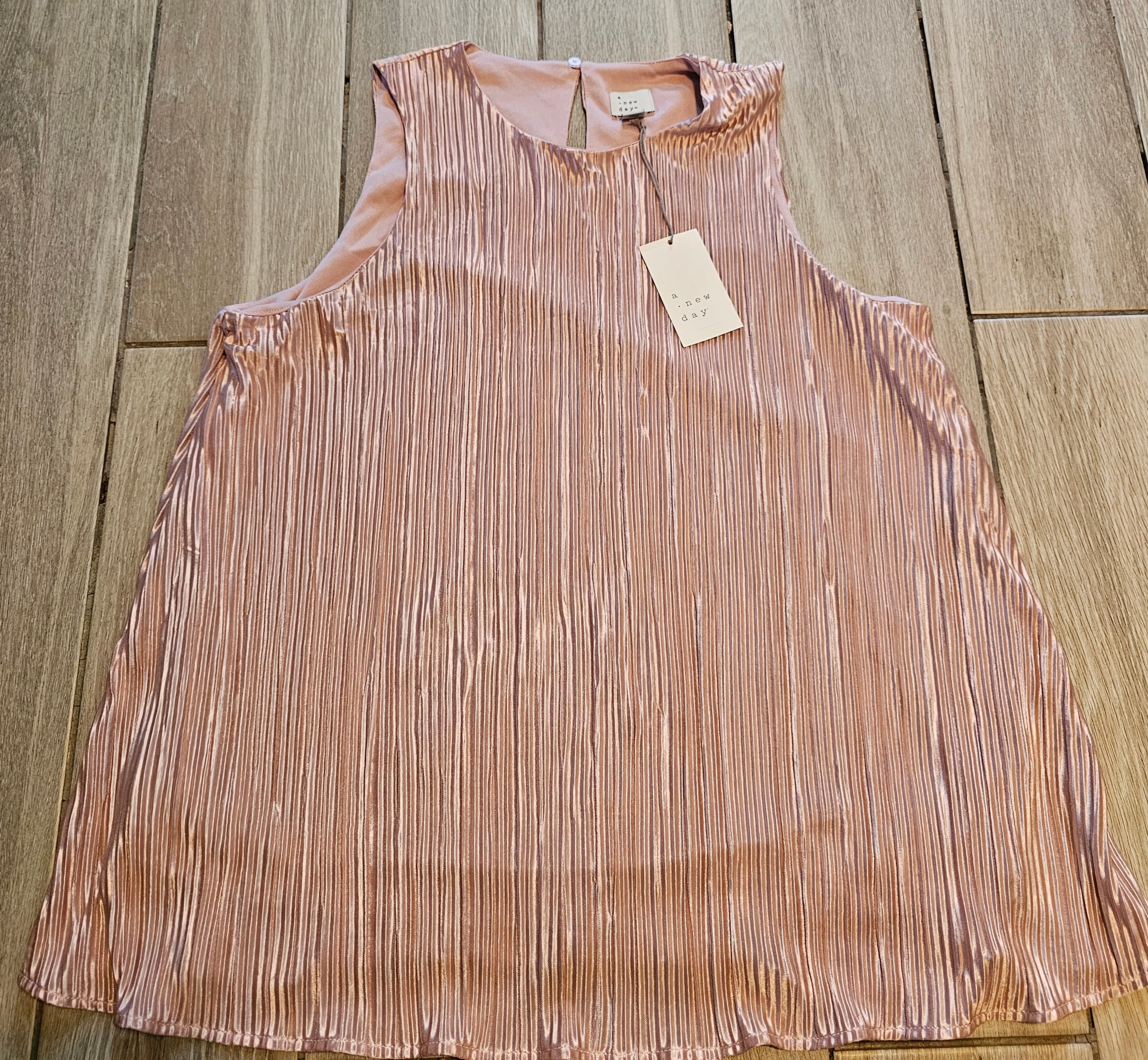 A New Day Metallic Pleated Tank Top β Rose Gold β Size Large (NWT)