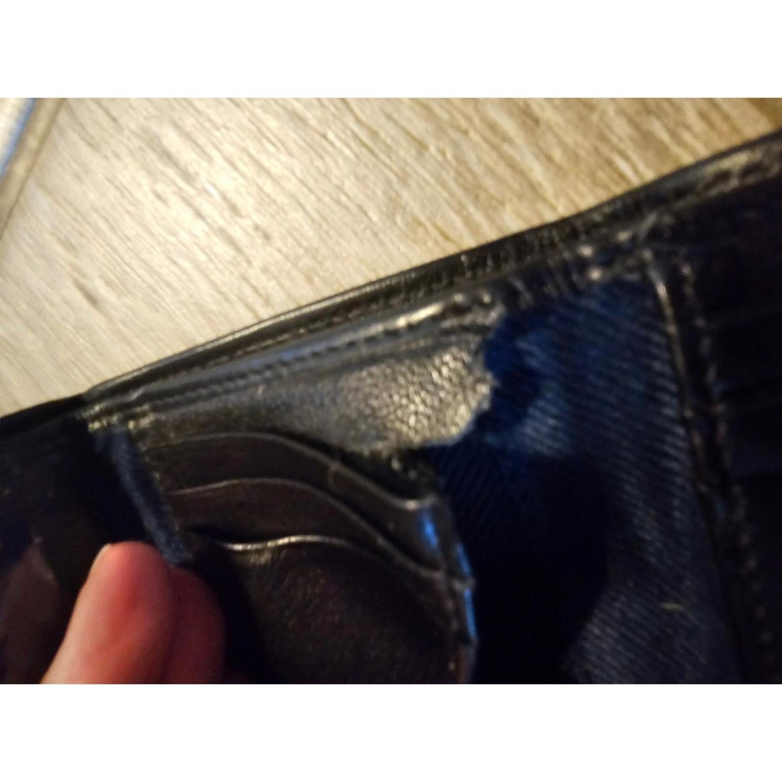 Tommy Hilfiger Black Leather Men's Wallet - Classic and Handsome