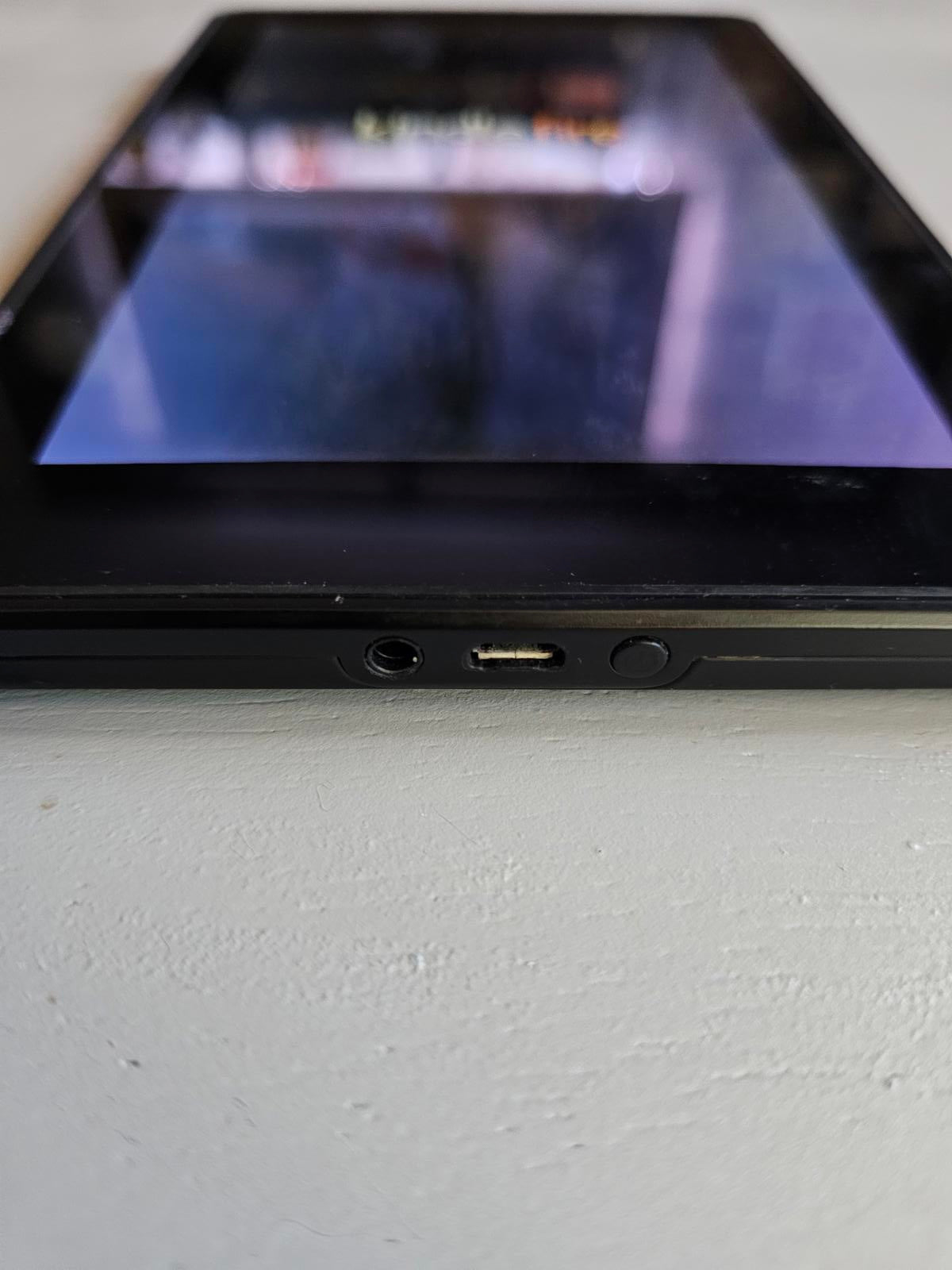 Amazon Kindle Fire 7" Black Tablet Powers On Untested Beyond Boot Screen