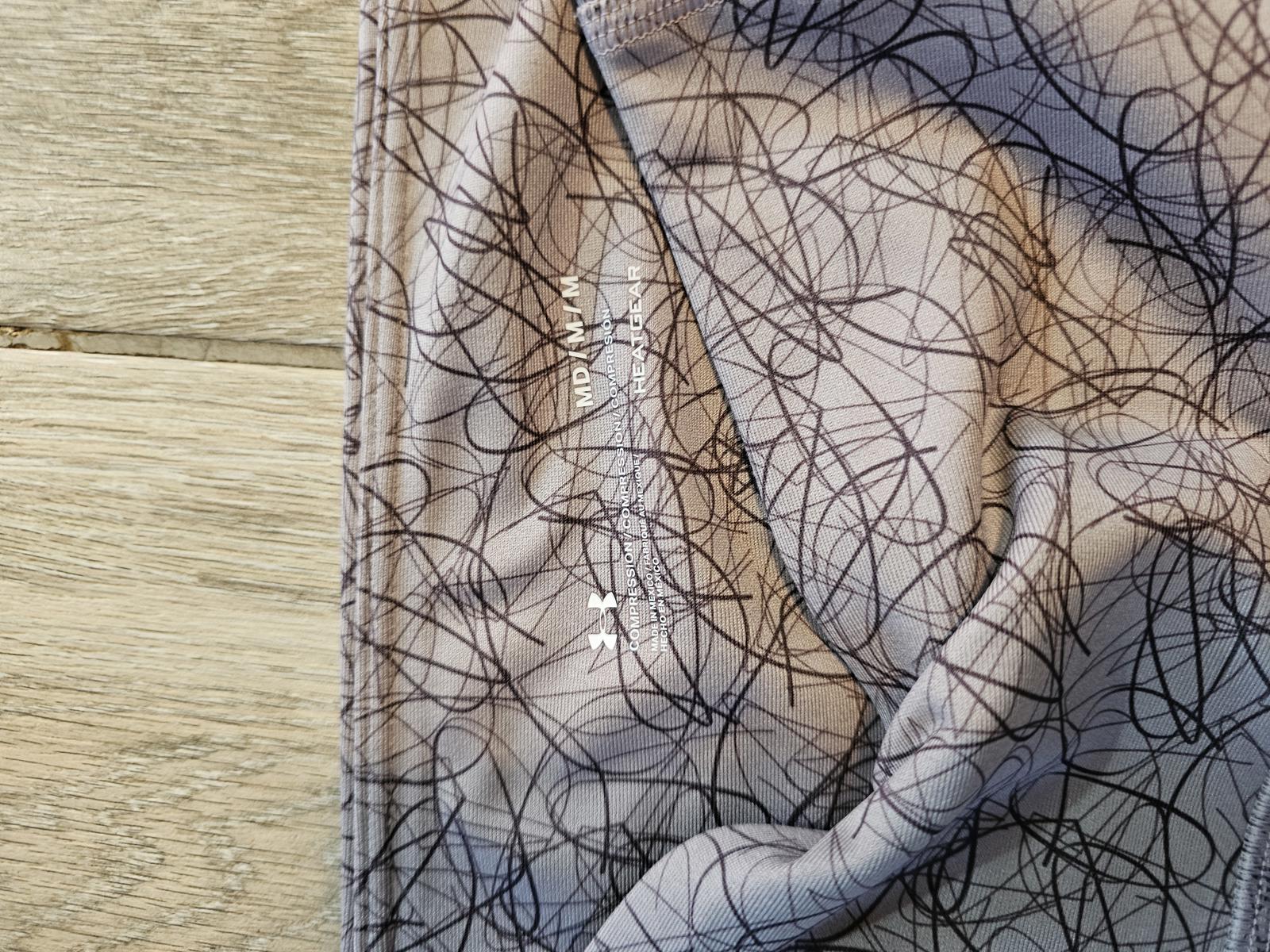 Under Armour HeatGear Compression Capri Leggings Medium Abstract Print