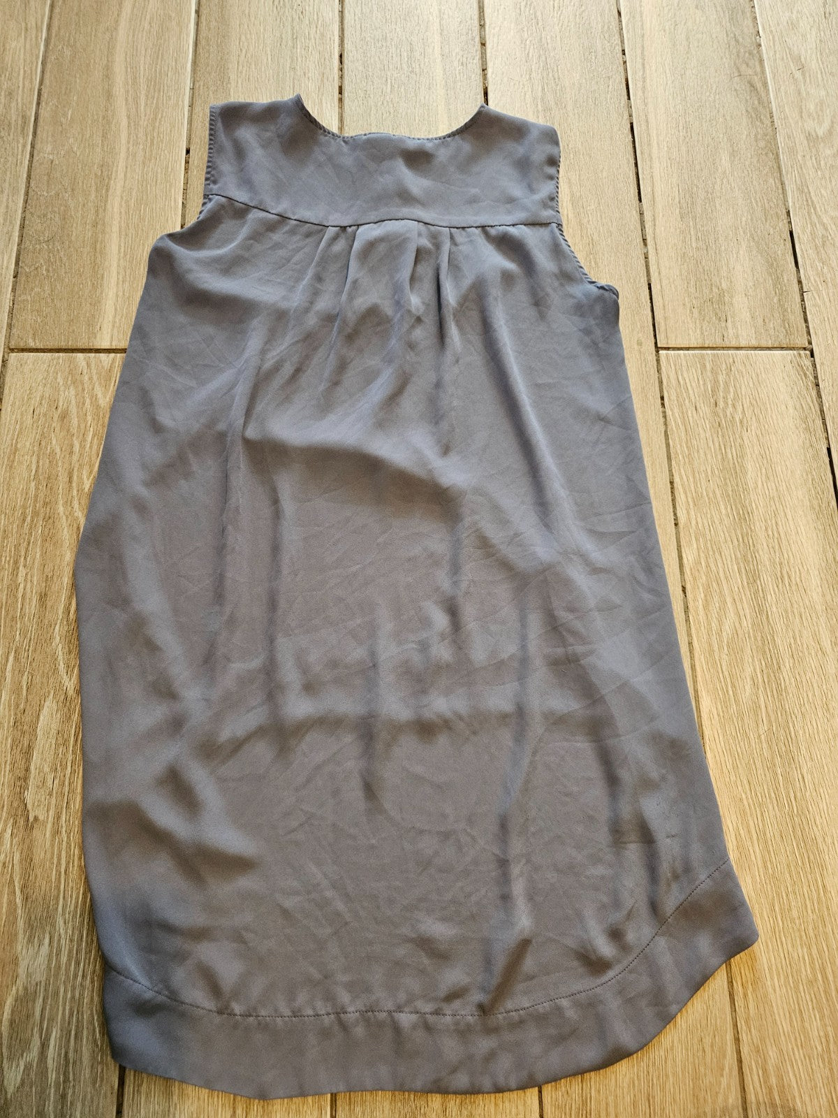 H&M Women’s Sleeveless Tunic Top – Gray – Size 8 (US) – High-Low Hem
