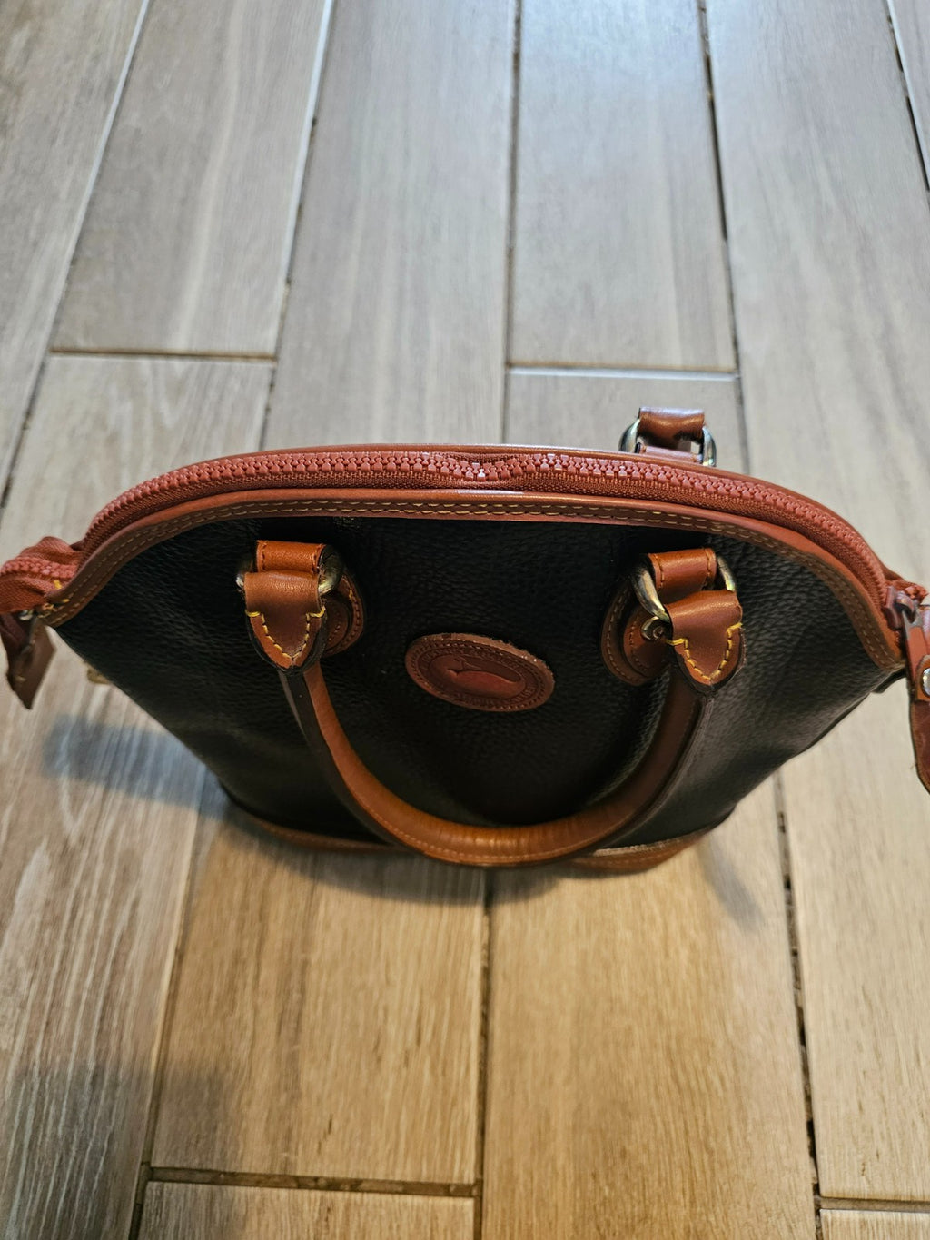 Vintage*Dooney & Bourke*R143*Small Domed Satchel*Black*19050o S207