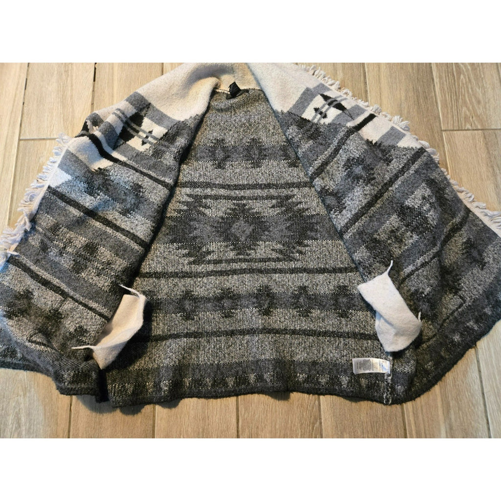 Tahari Tribal Print Belted Wrap Cardigan – S/M – Black Cream Gray – Cozy Layered