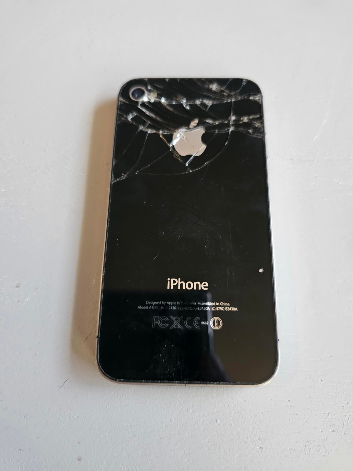 Apple iPhone 4 Black 8GB A1387 Cracked Screen Powers On Works for Parts