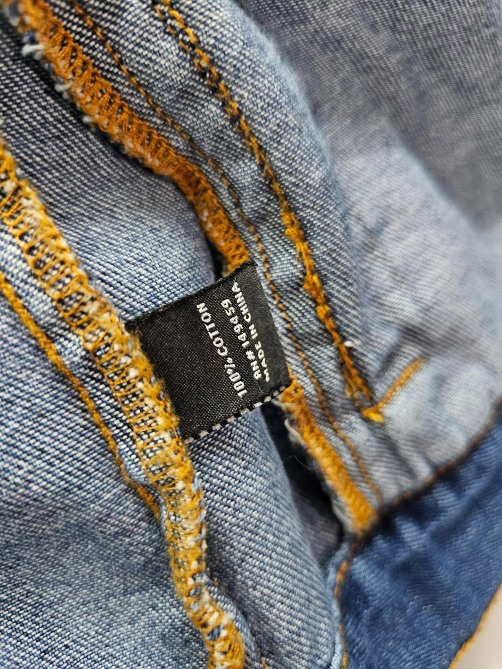 Refuge Women’s Blue Distressed Denim Jacket Button Front 100% Cotton Medium