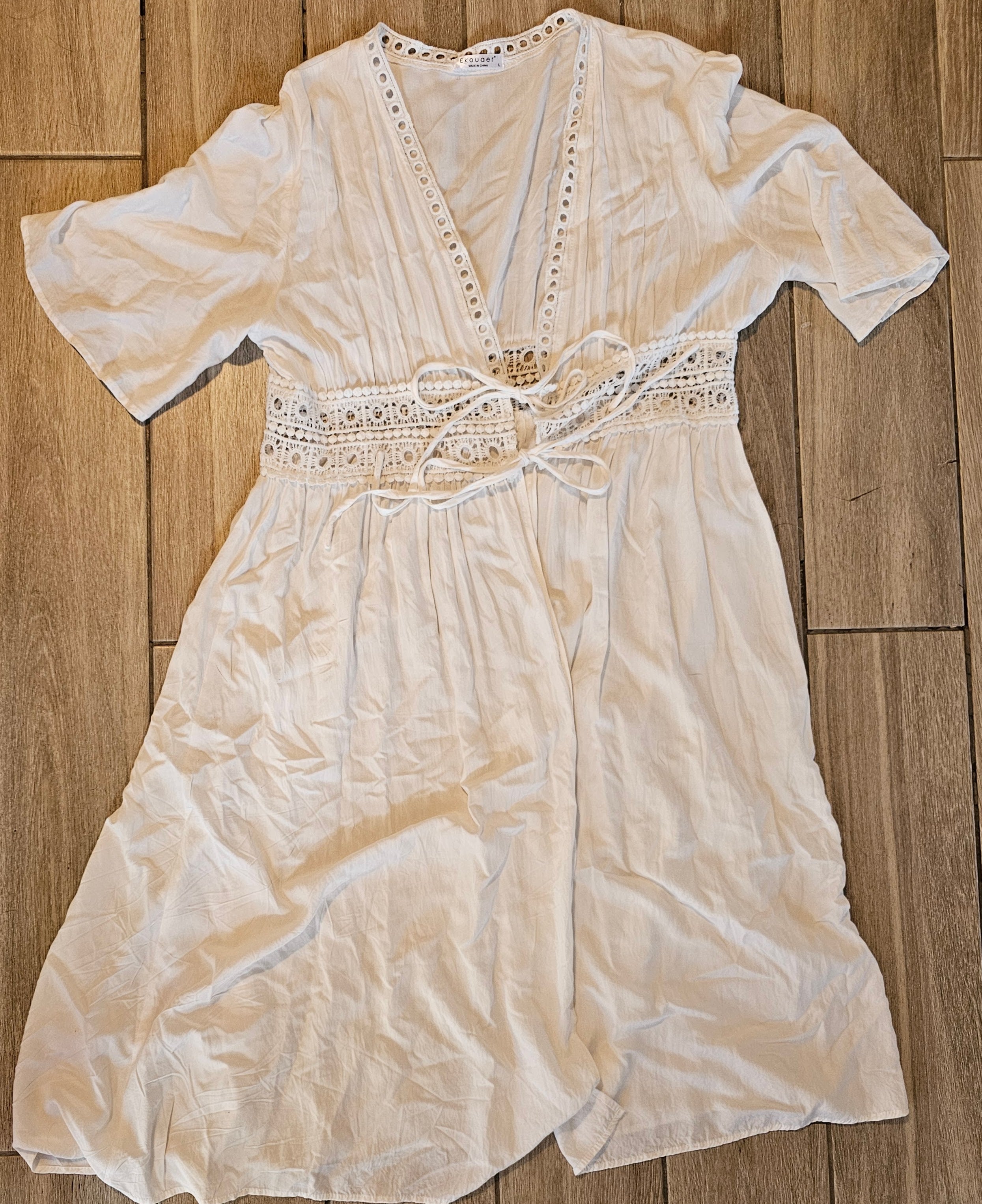 Ekouaer White Boho Lace Midi Cover-up – Size Large