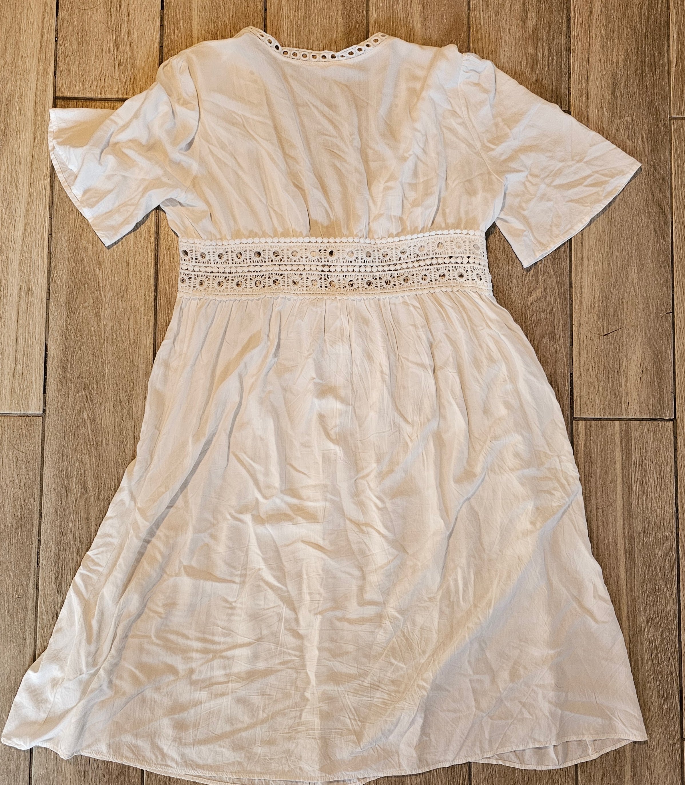 Ekouaer White Boho Lace Midi Cover-up – Size Large
