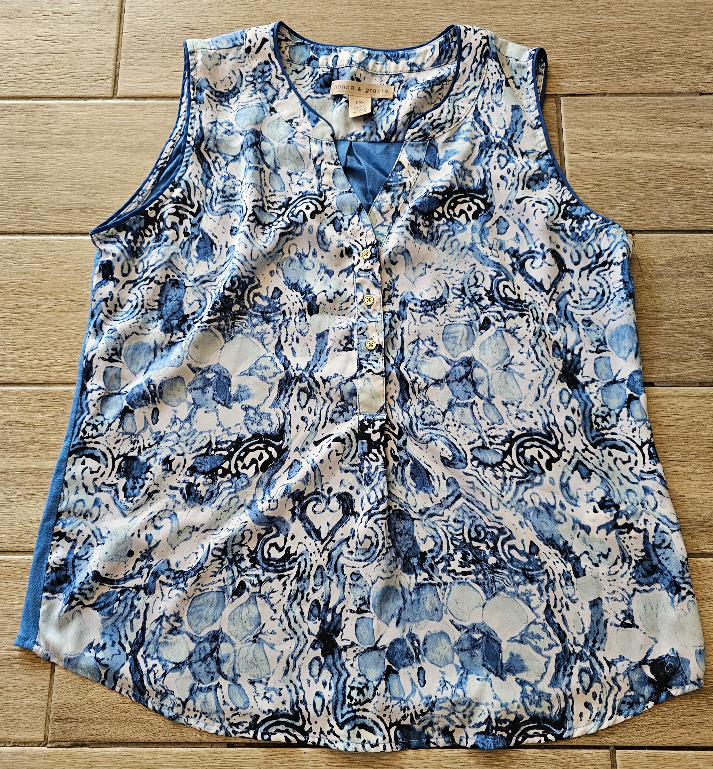 Hanna & Gracie Sleeveless Blouse – Blue Watercolor Print – Size Large