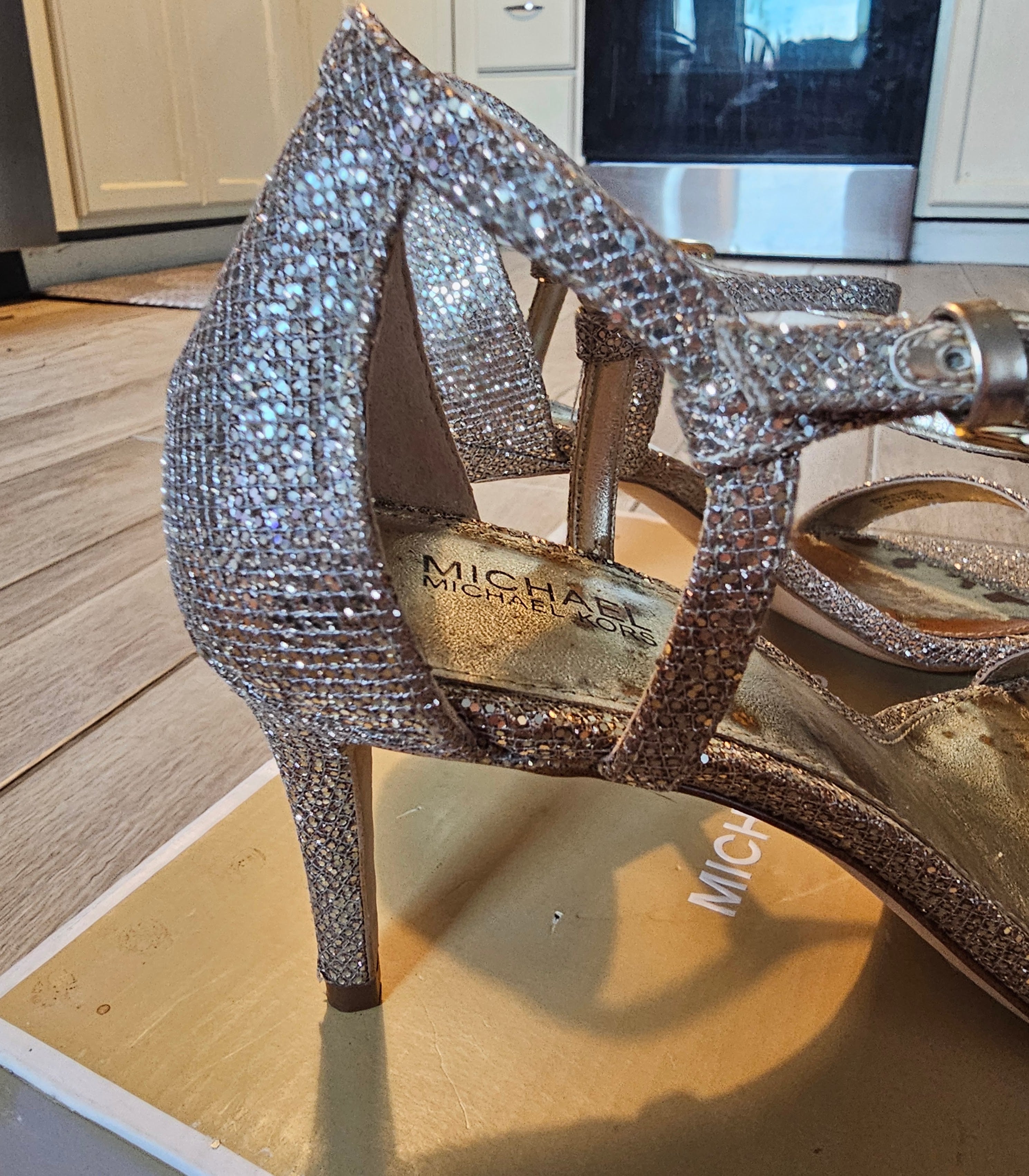 Michael Michael Kors Glitter Strappy Heels – Gold Sparkle – Size 8M