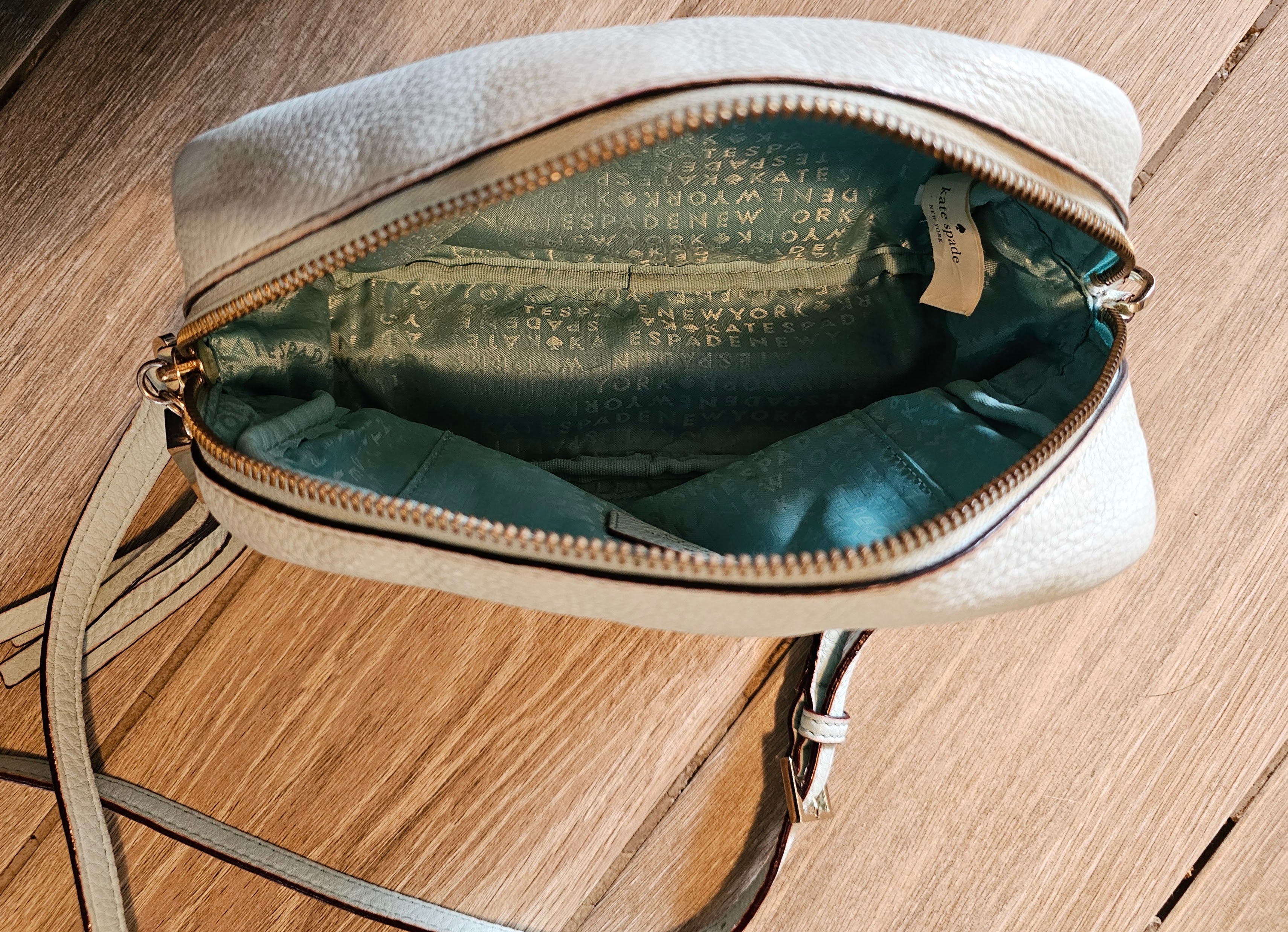 Kate Spade New York Crossbody Bag – Light Blue Pebbled Leather – Adjustable Strap – Minor Stains