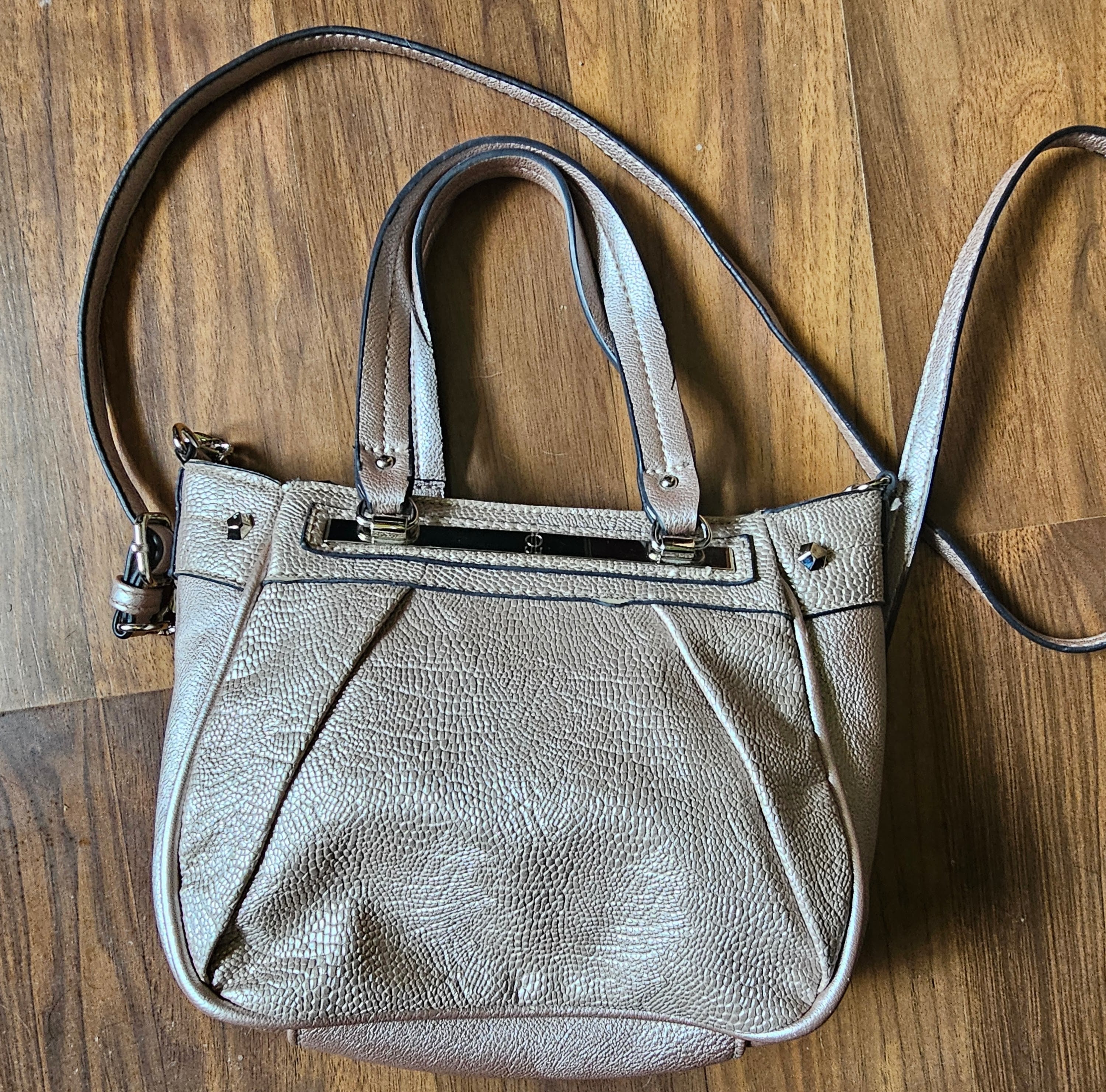 Jennifer Lopez Taupe Pebbled Faux Leather Satchel Purse – Chain Strap, Crossbody