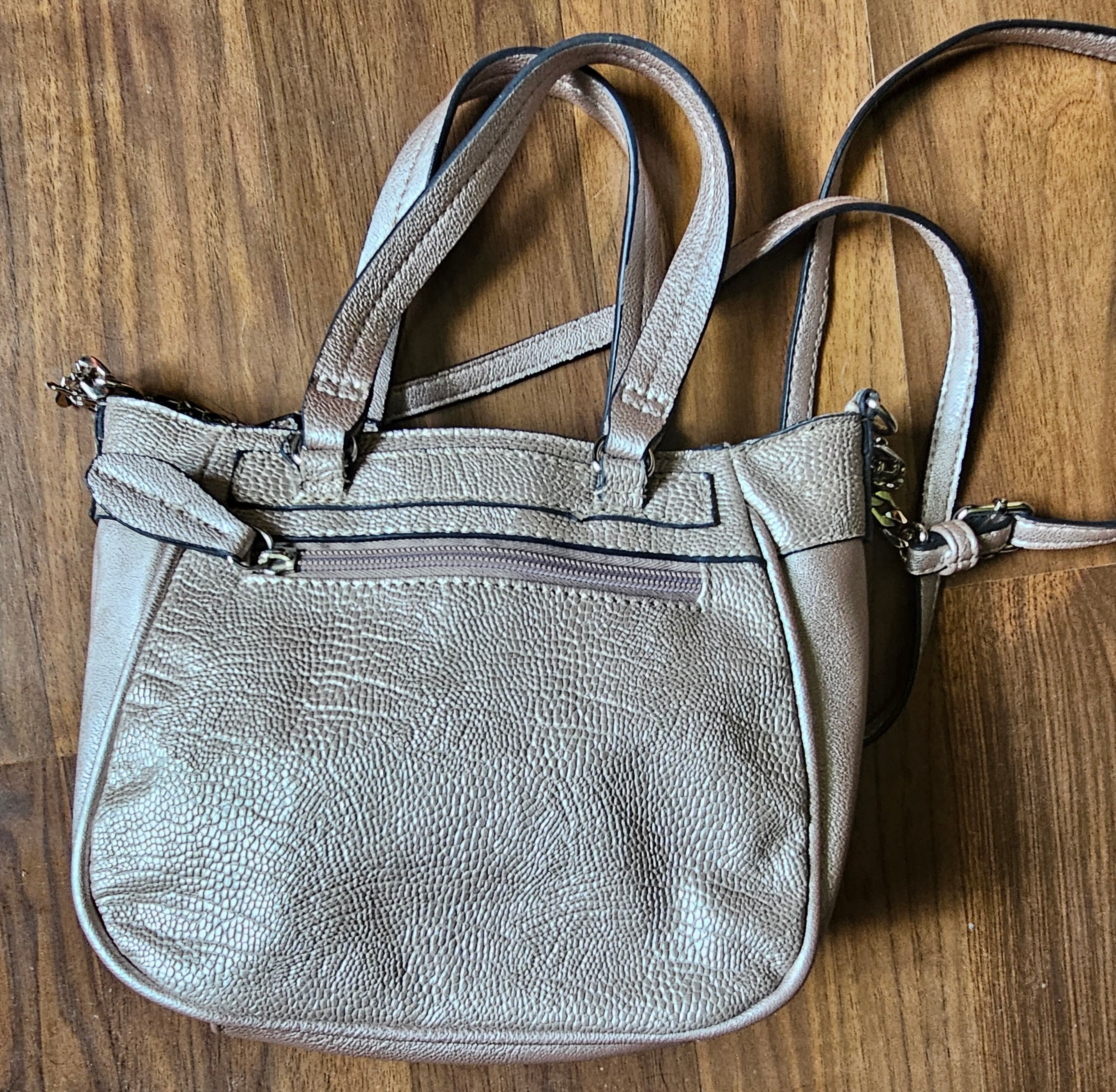 Jennifer Lopez Taupe Pebbled Faux Leather Satchel Purse – Chain Strap, Crossbody