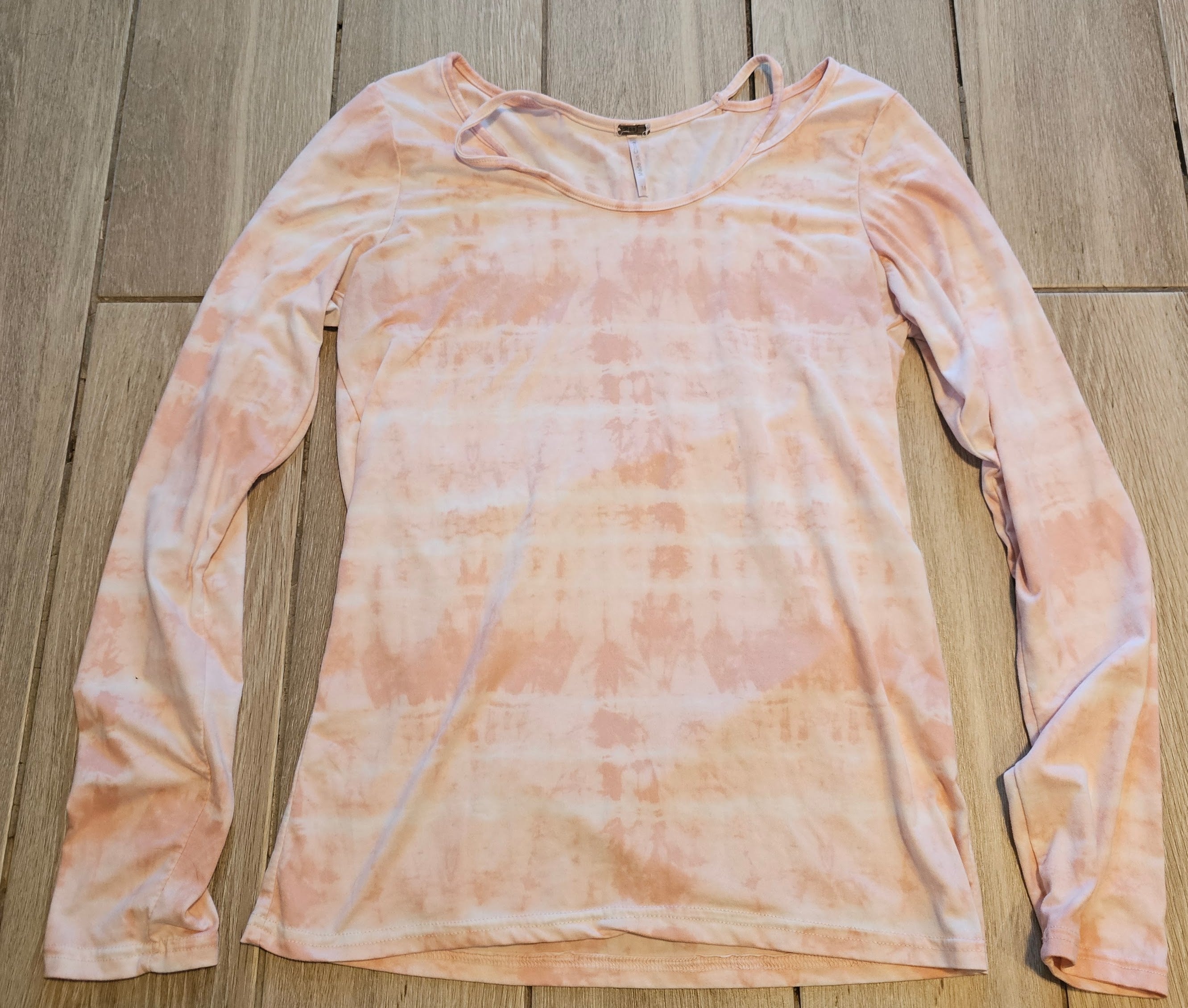 Poof! Tie-Dye Long Sleeve Top – Peach & White – Size Medium