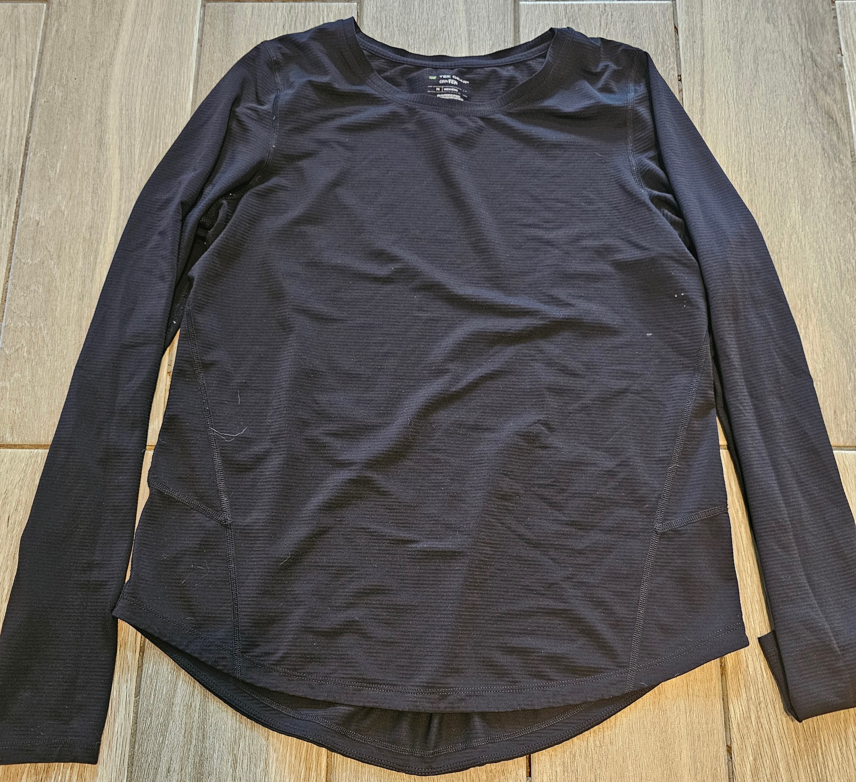 Tek Gear Dri-Tek Long Sleeve Performance Top – Black – Size Medium