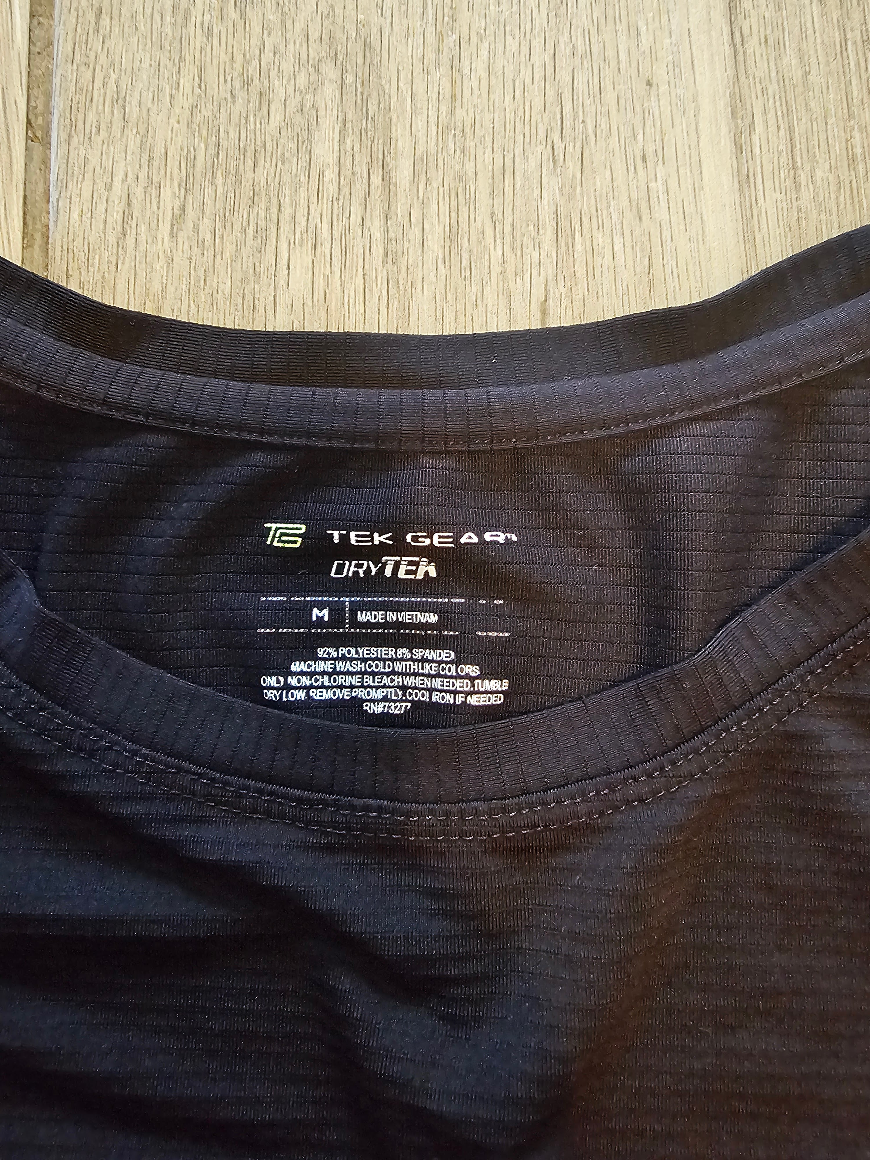 Tek Gear Dri-Tek Long Sleeve Performance Top – Black – Size Medium