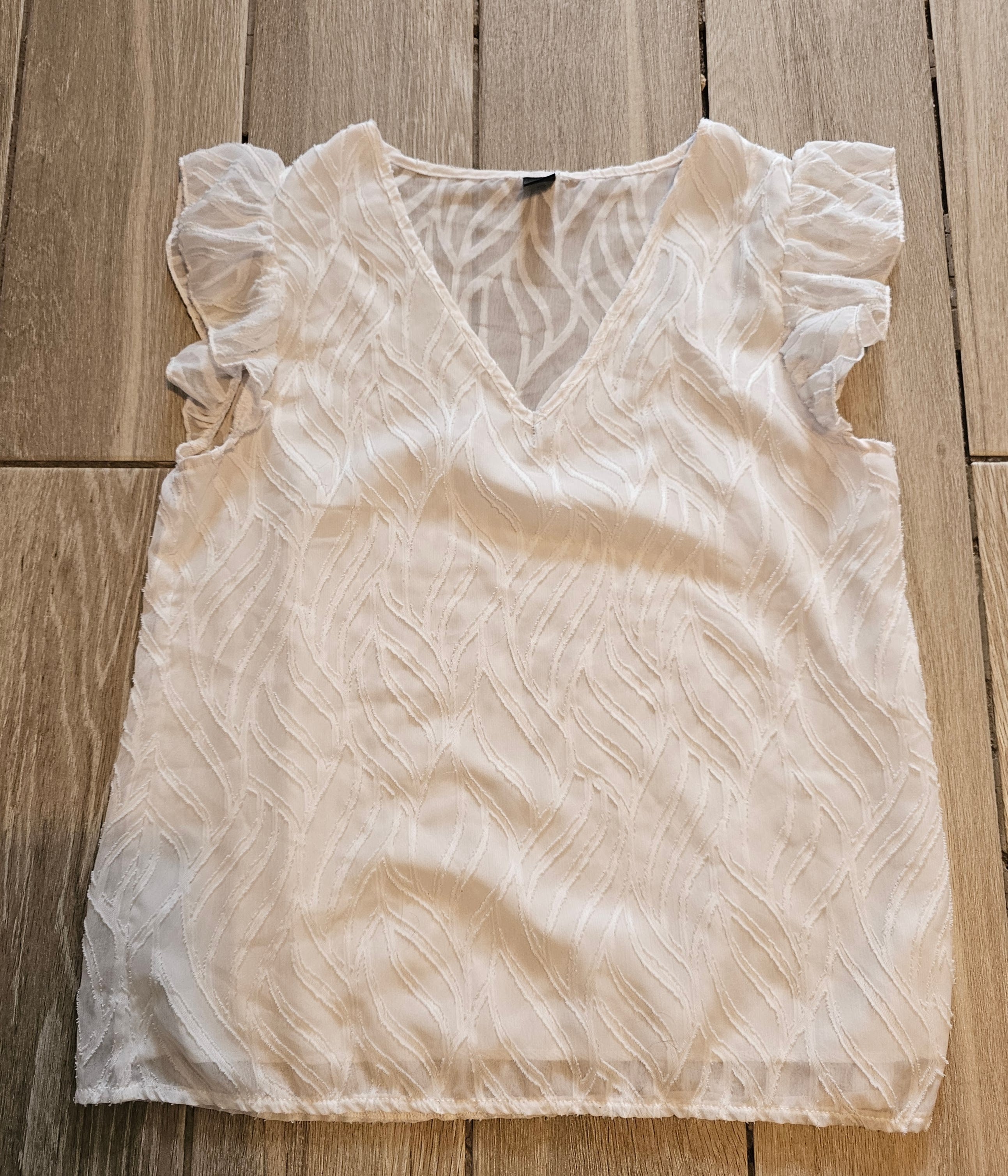 Niay White Sheer Flutter Sleeve Blouse – Women’s Small (EU 36 / US 4)