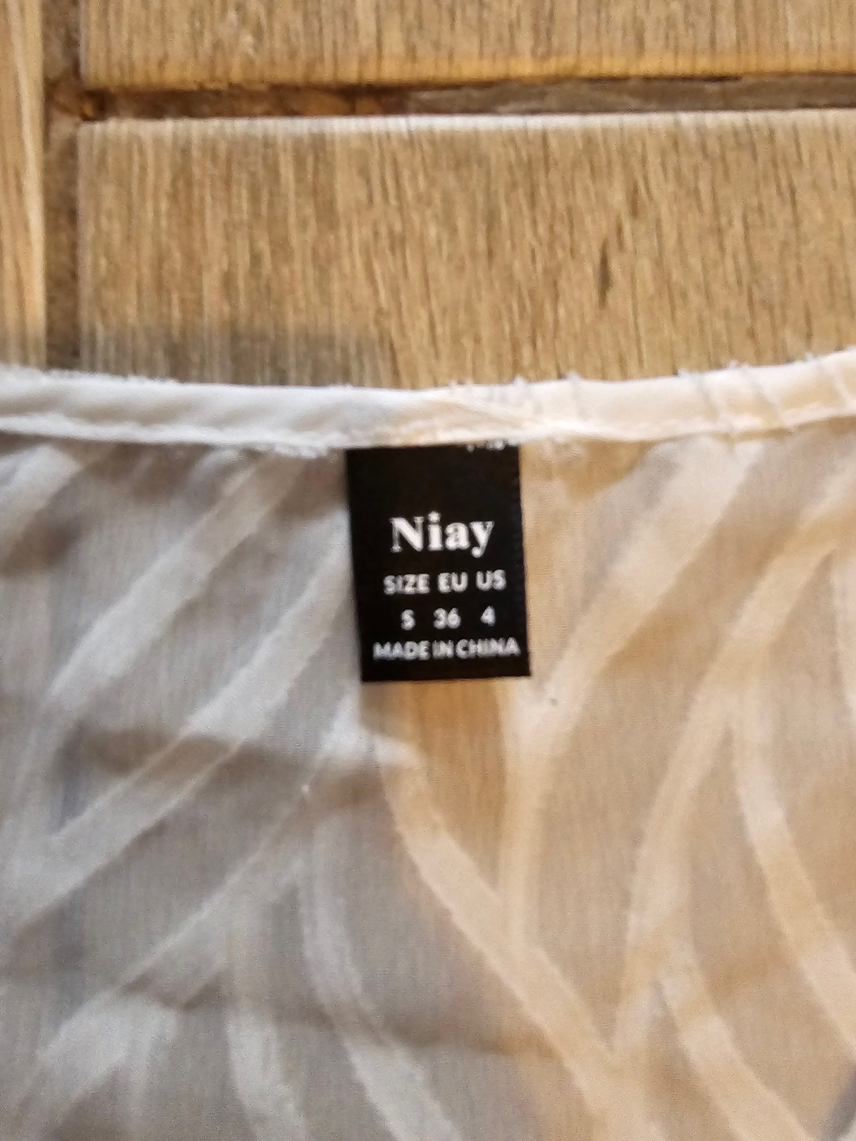 Niay White Sheer Flutter Sleeve Blouse – Women’s Small (EU 36 / US 4)