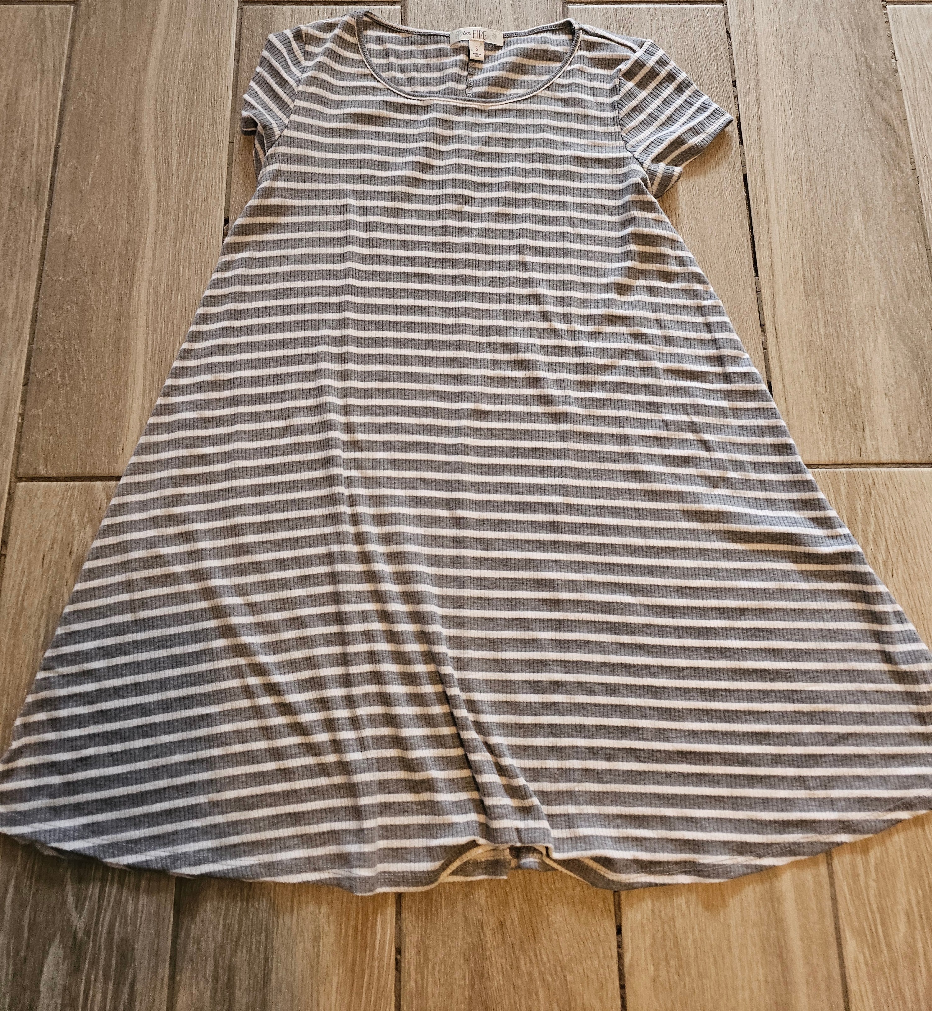 Love, Fire Gray & White Striped Swing Dress – Women’s Small