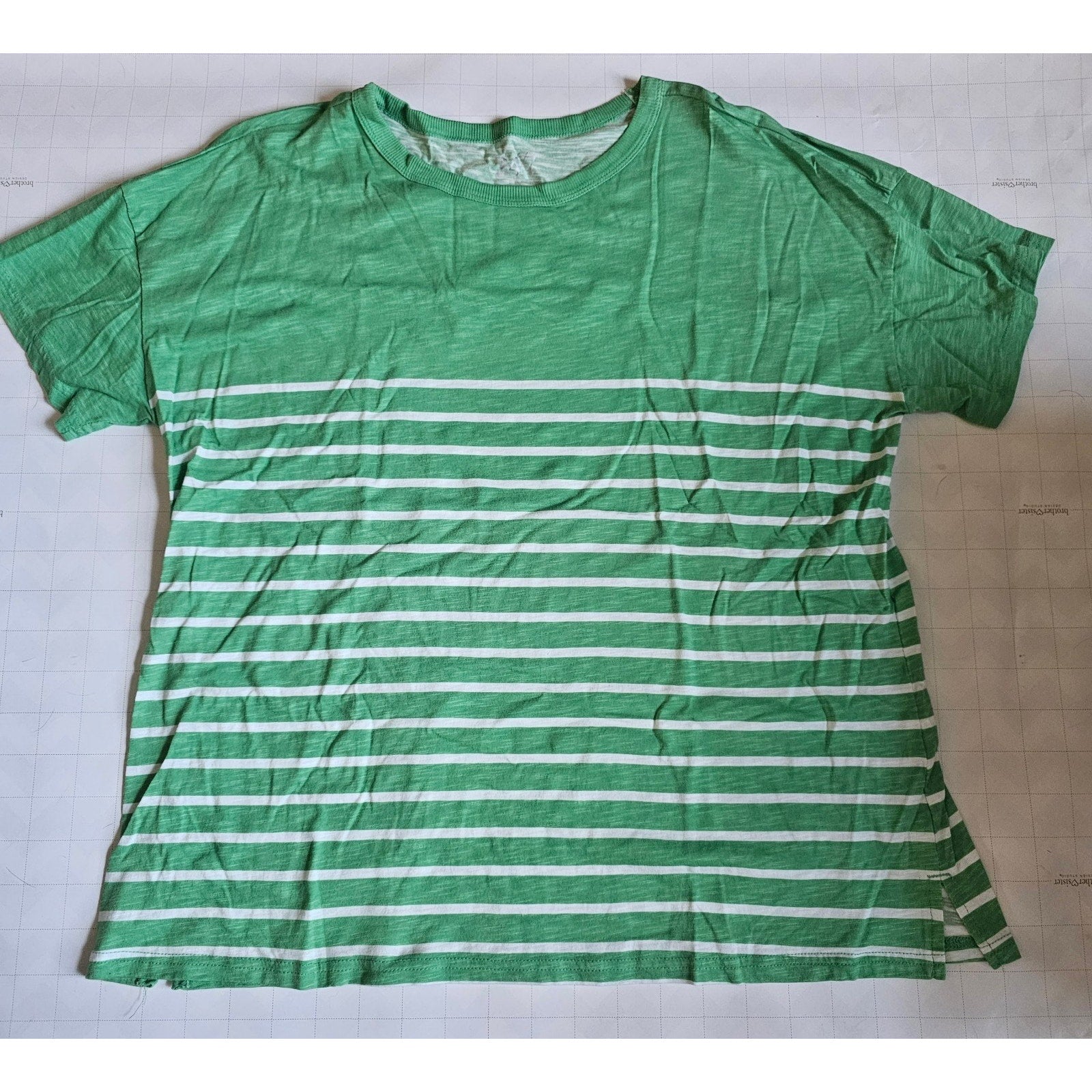 24/7 Women’s Green & White Striped Short Sleeve T-Shirt Size Medium Casual Top