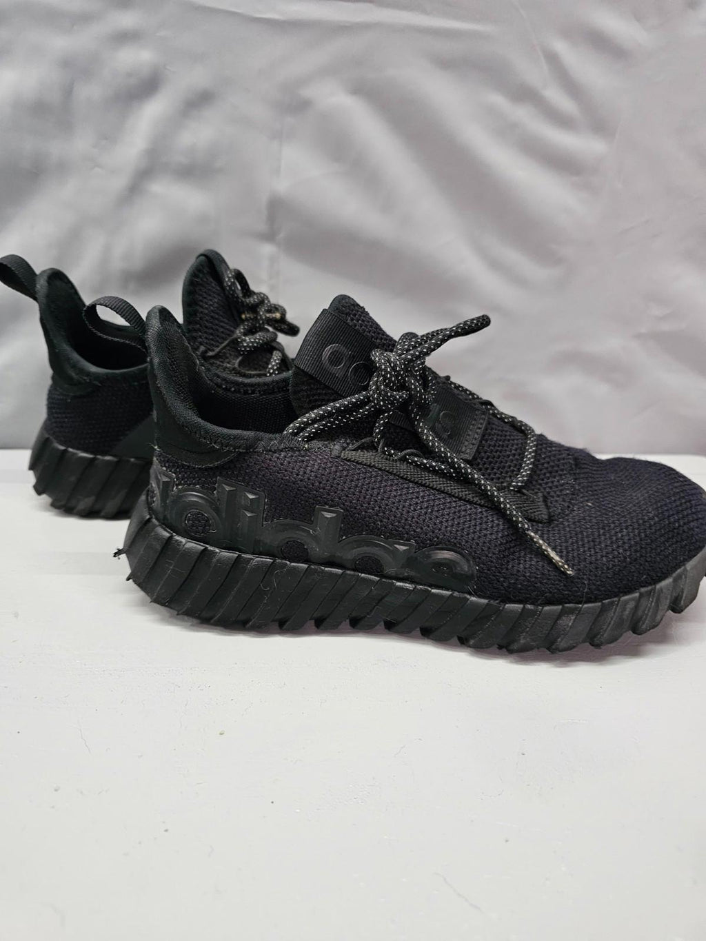 Adidas Women’s Sneakers Black Knit Running Shoes Size 3 Youth / Women’s 4.5