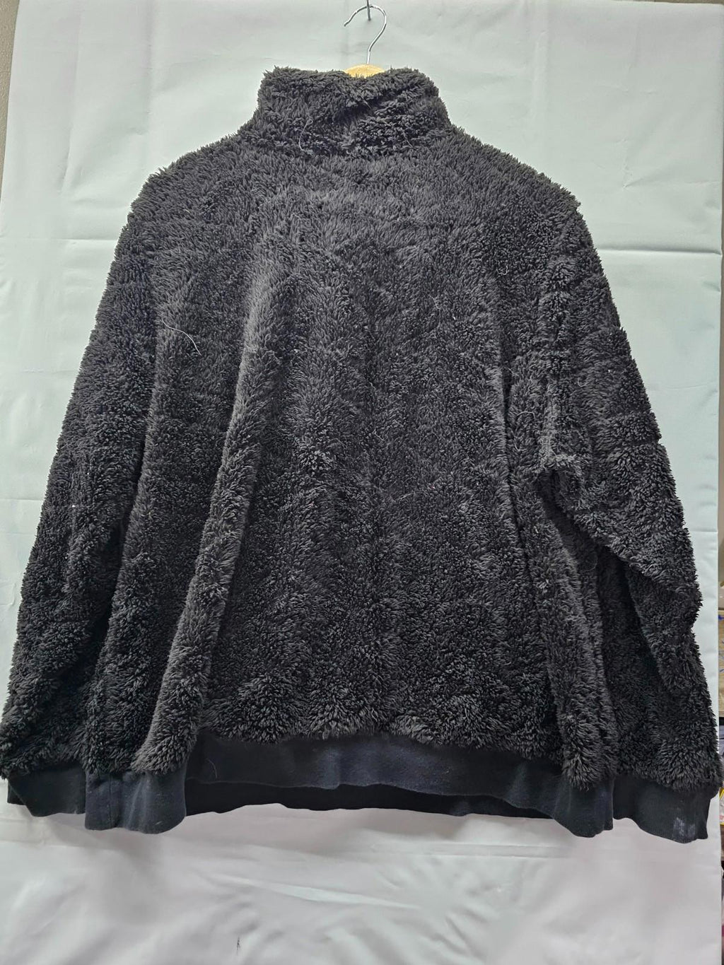 St. John’s Bay Women’s XL Black Fuzzy Fleece Pullover Soft Cozy Warm Top