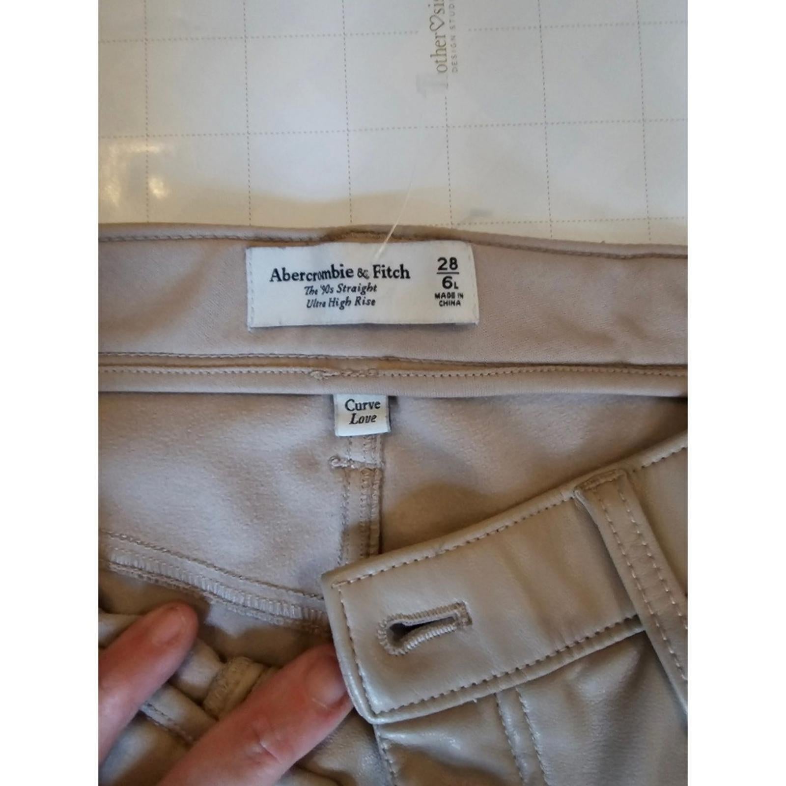Abercrombie Fitch Curve Love 90s Straight Faux Leather Pants 28 6L Taupe