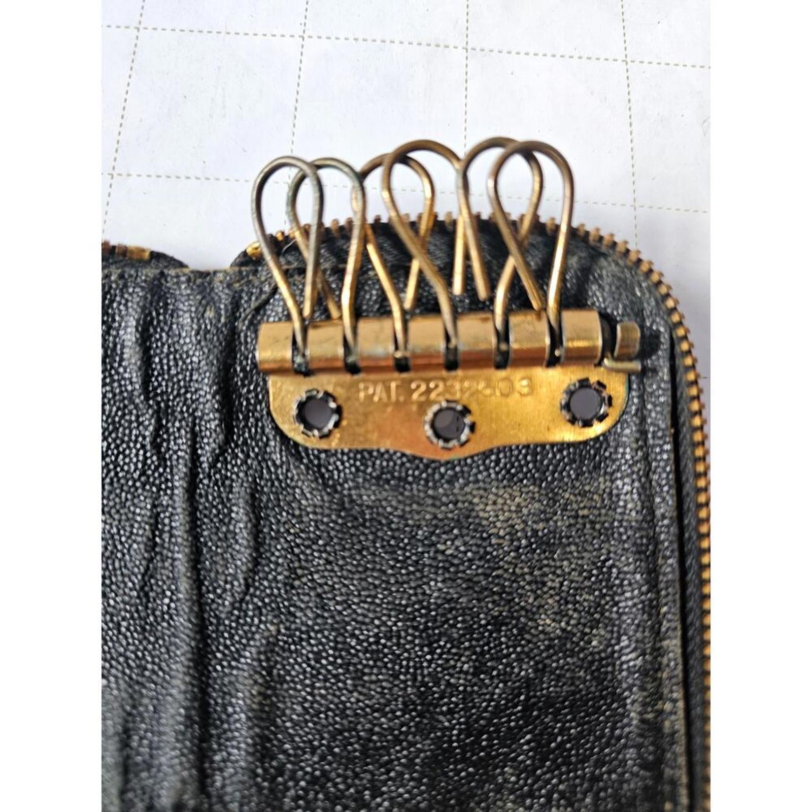 Vintage Black Leather Zip Wallet with Retro Flair