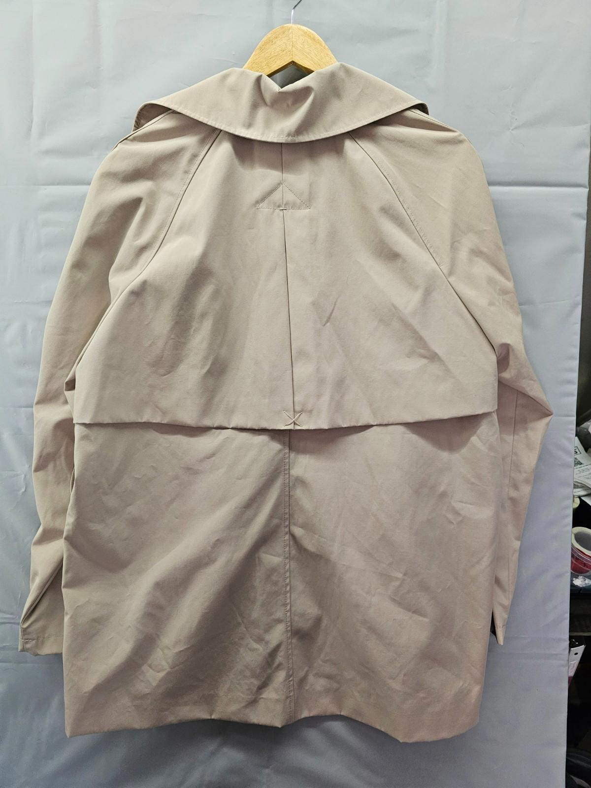 H&M Beige Double-Breasted Trench Coat Women’s Medium NWT (Missing Belt)