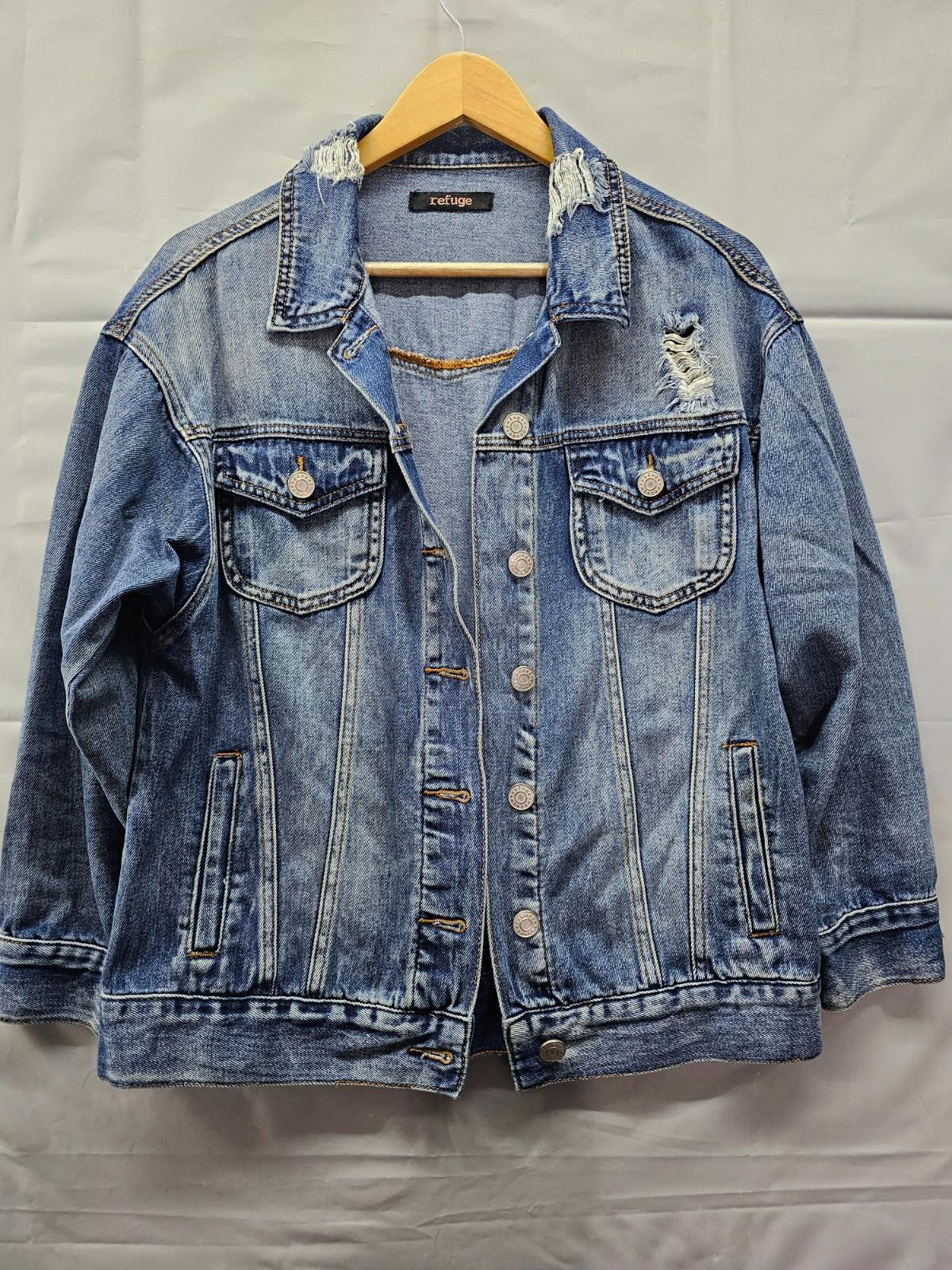 Refuge Women’s Blue Distressed Denim Jacket Button Front 100% Cotton Medium