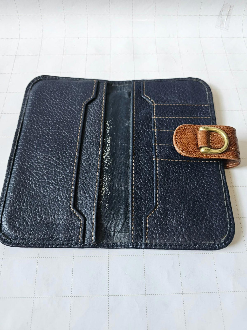 Stone Mountain Women's Black Leather Wallet - Classy & Sassy!