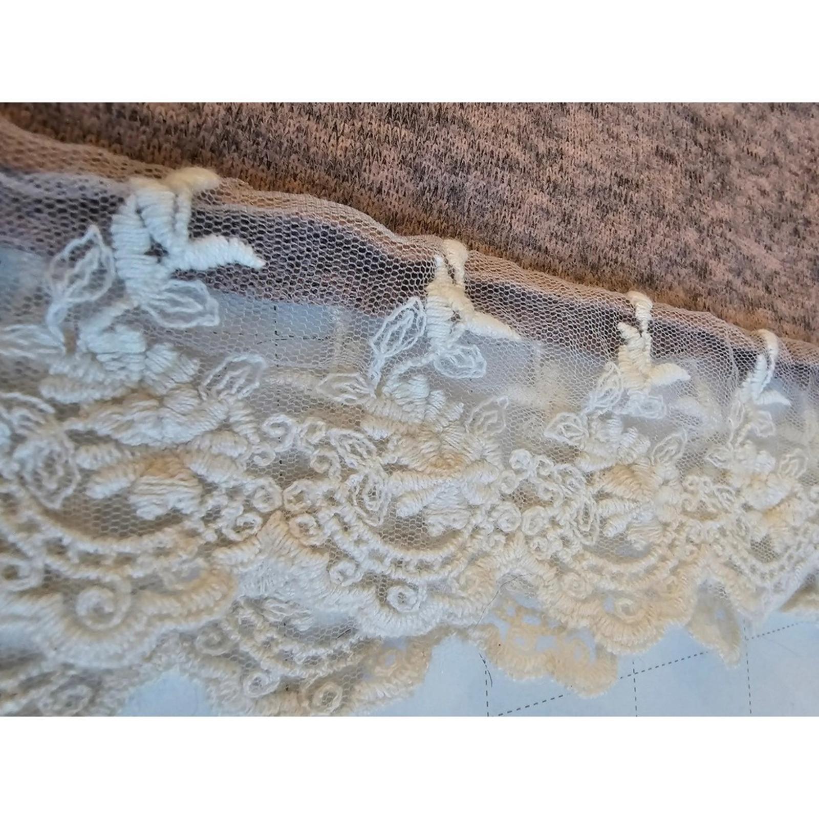 PinkBlush Women's Gray Lace Hem Tunic Top Size M