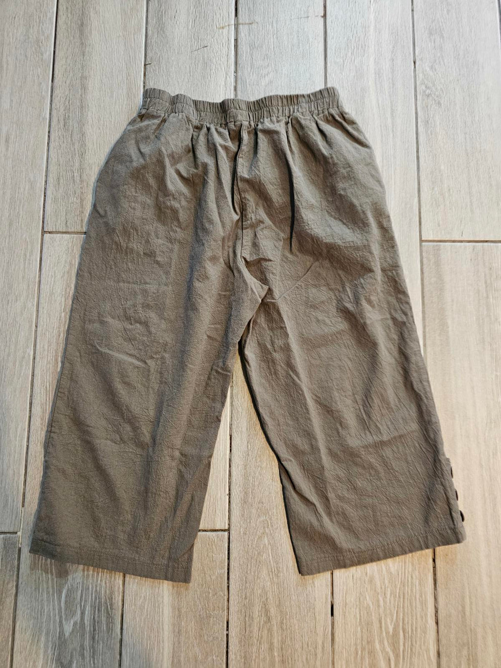 Olive Green Cotton Capri Pants Button Trim Size M Casual Comfort