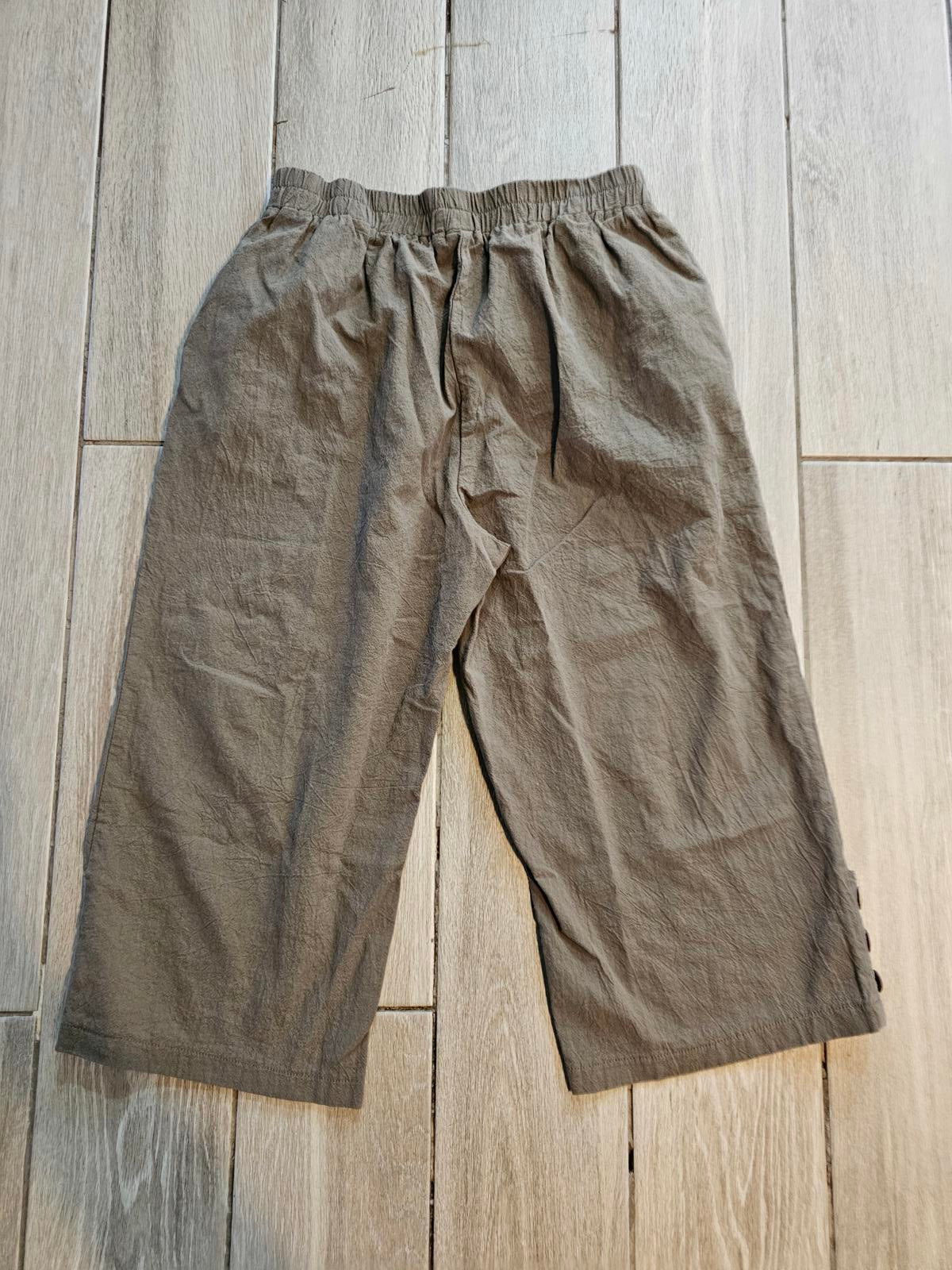 Olive Green Cotton Capri Pants Button Trim Size M Casual Comfort