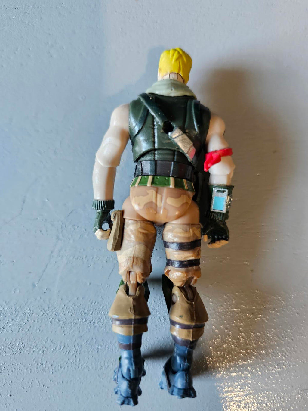 Fortnite Jonesy Action Figure – Jazwares 6" Legendary Series – Battle Ready