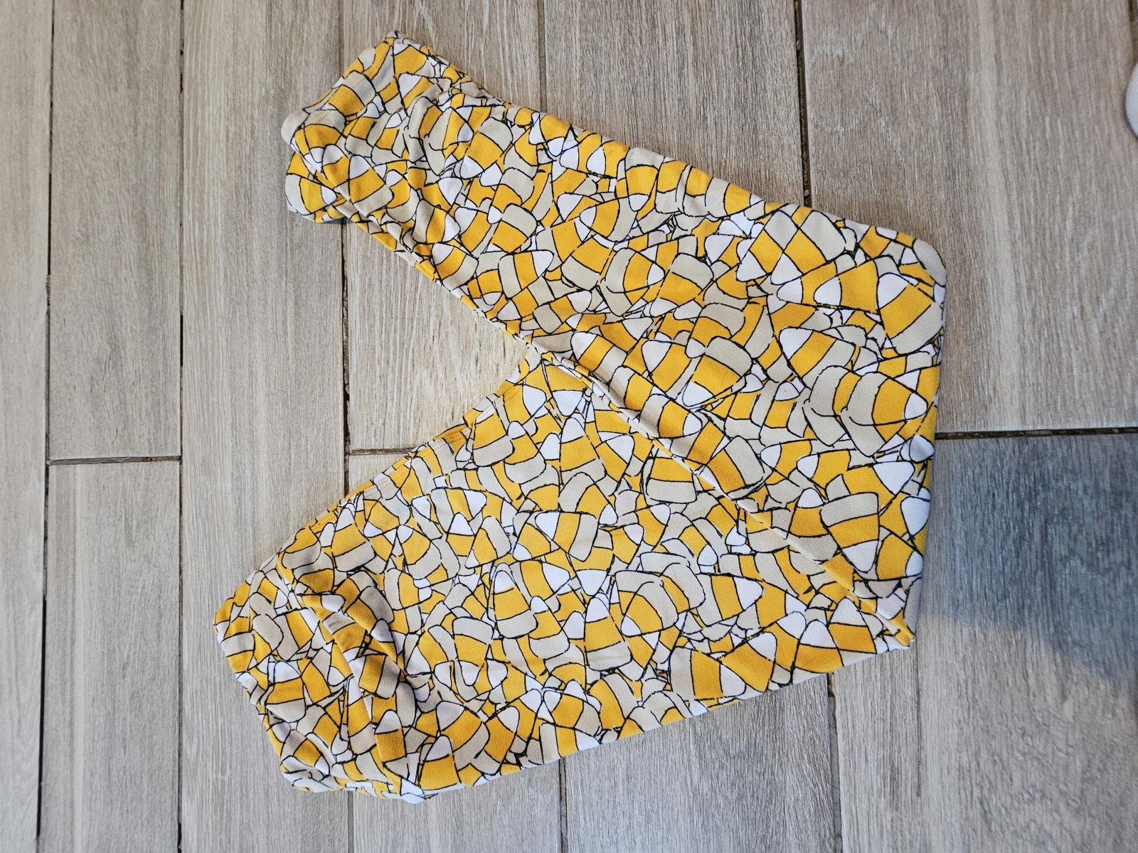 Lularoe OS Leggings Candy Corn Print Yellow White Halloween Fall Buttery Soft