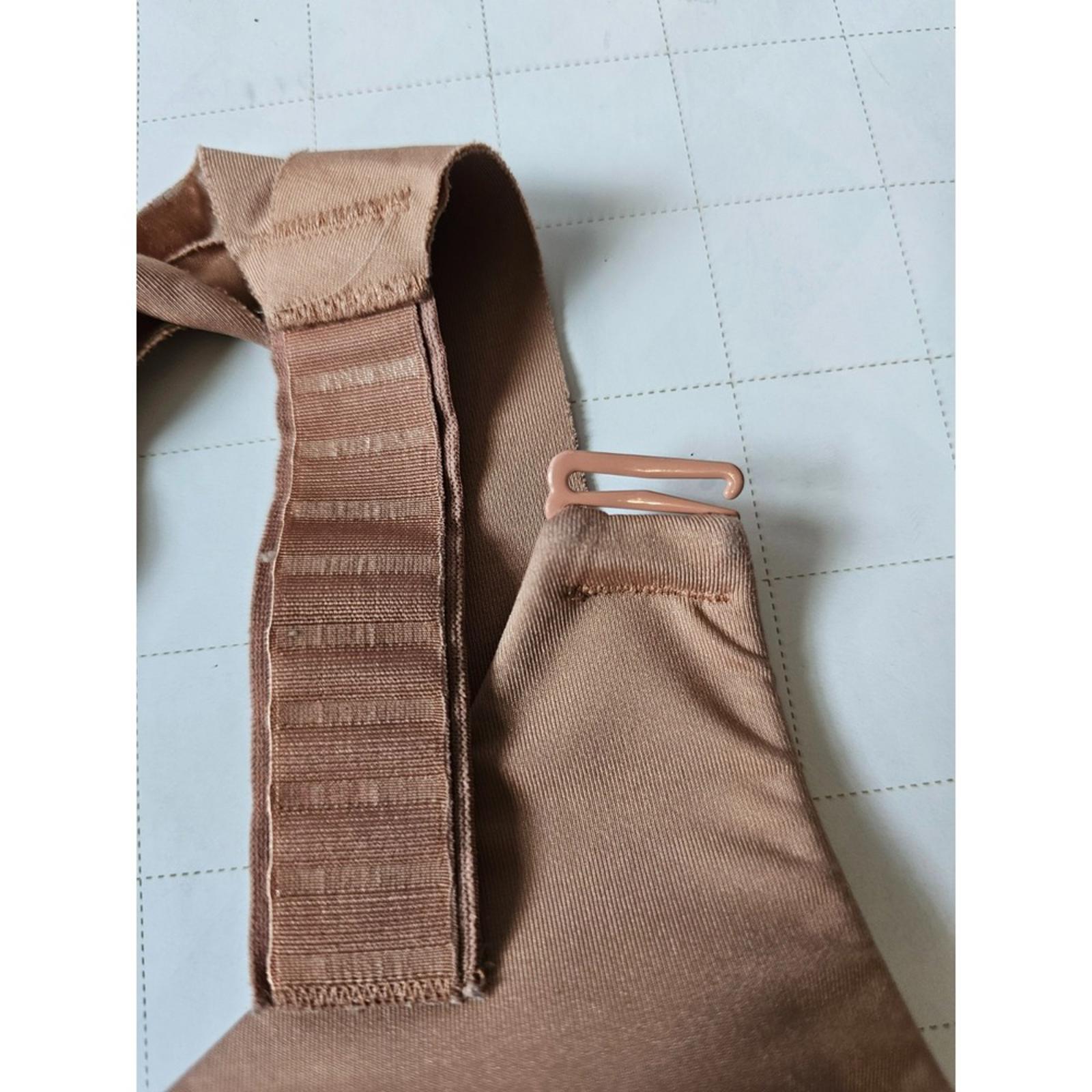 Cacique Nude Wireless Bra 42DD Comfort Stretch No Wire Support