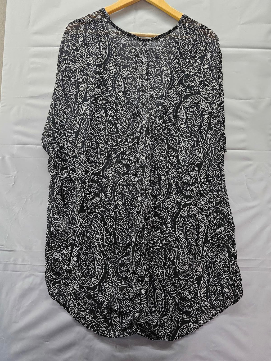 Black & White Paisley Kimono Cardigan Women’s XL Lightweight Sheer Layer
