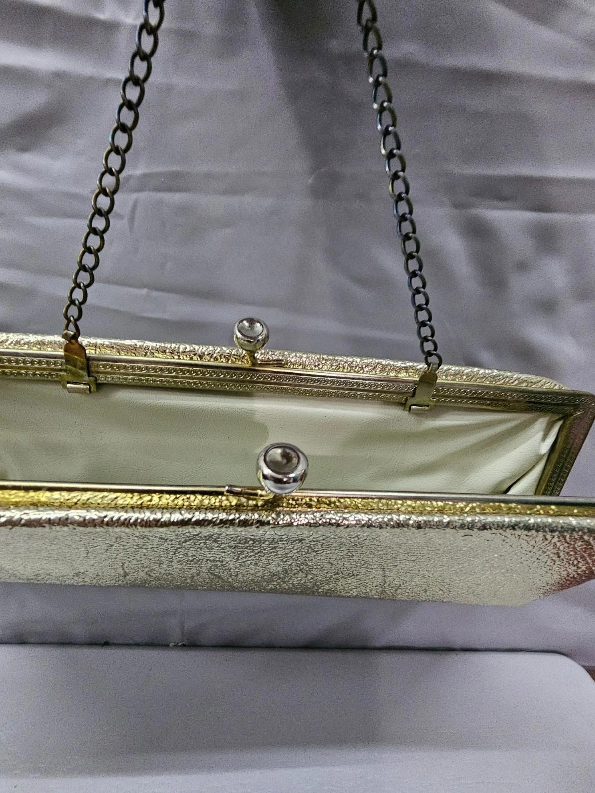 Clutch Purse Gold Metallic Handheld Snap Close Rare 1970’s Vintage Evening Bag