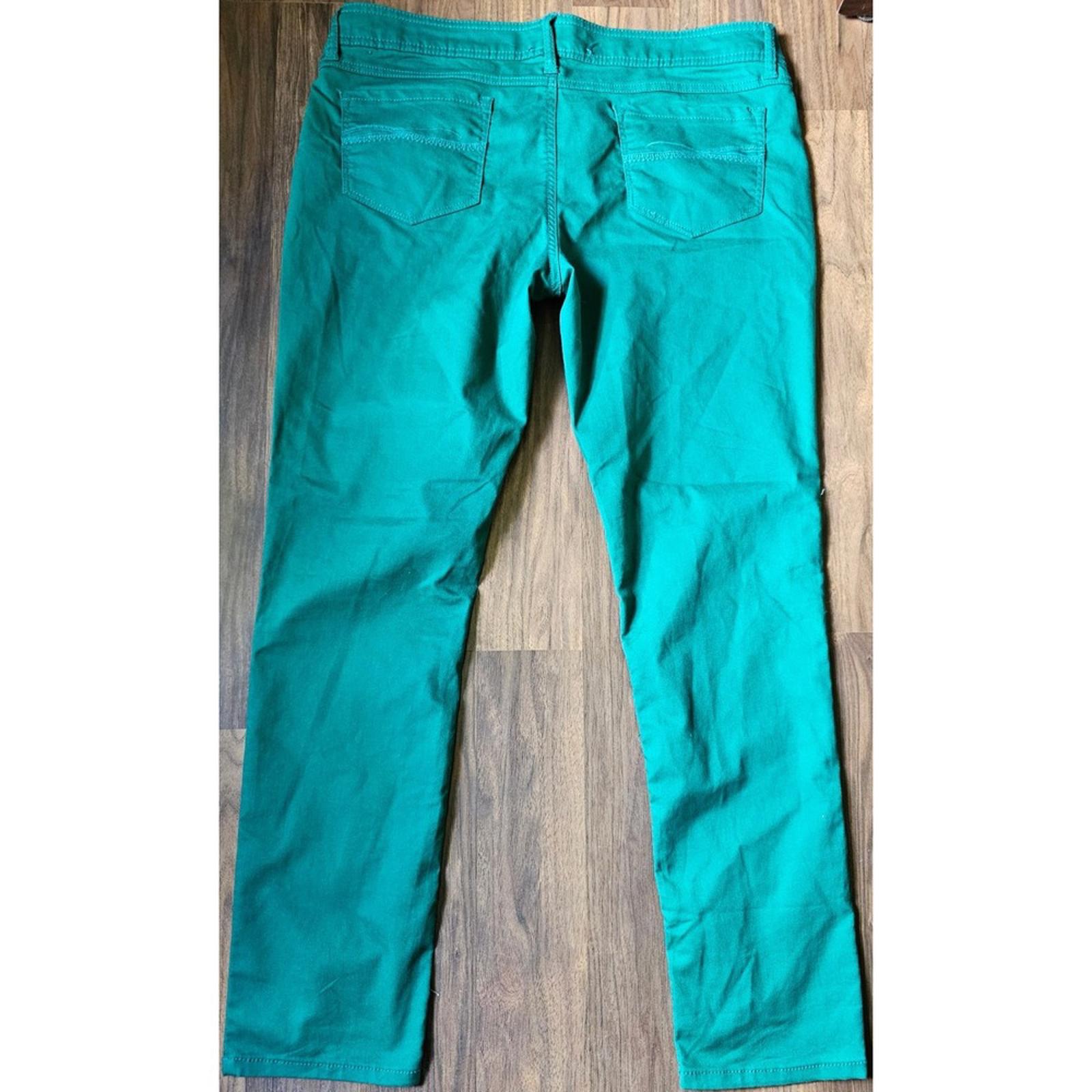 SO Kelly Green Skinny Jeans Size 17 Stretch Bold Color Denim