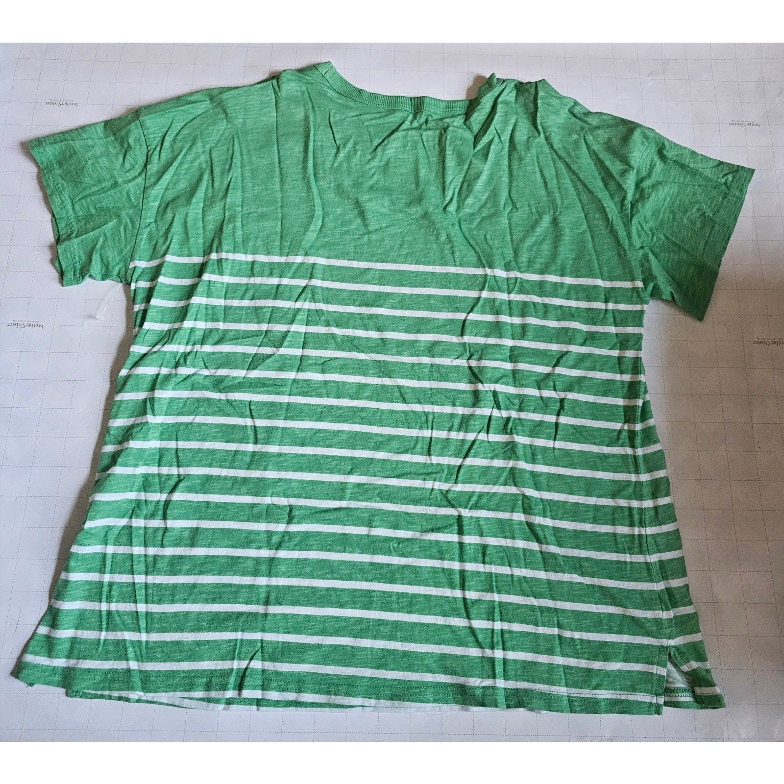 24/7 Women’s Green & White Striped Short Sleeve T-Shirt Size Medium Casual Top