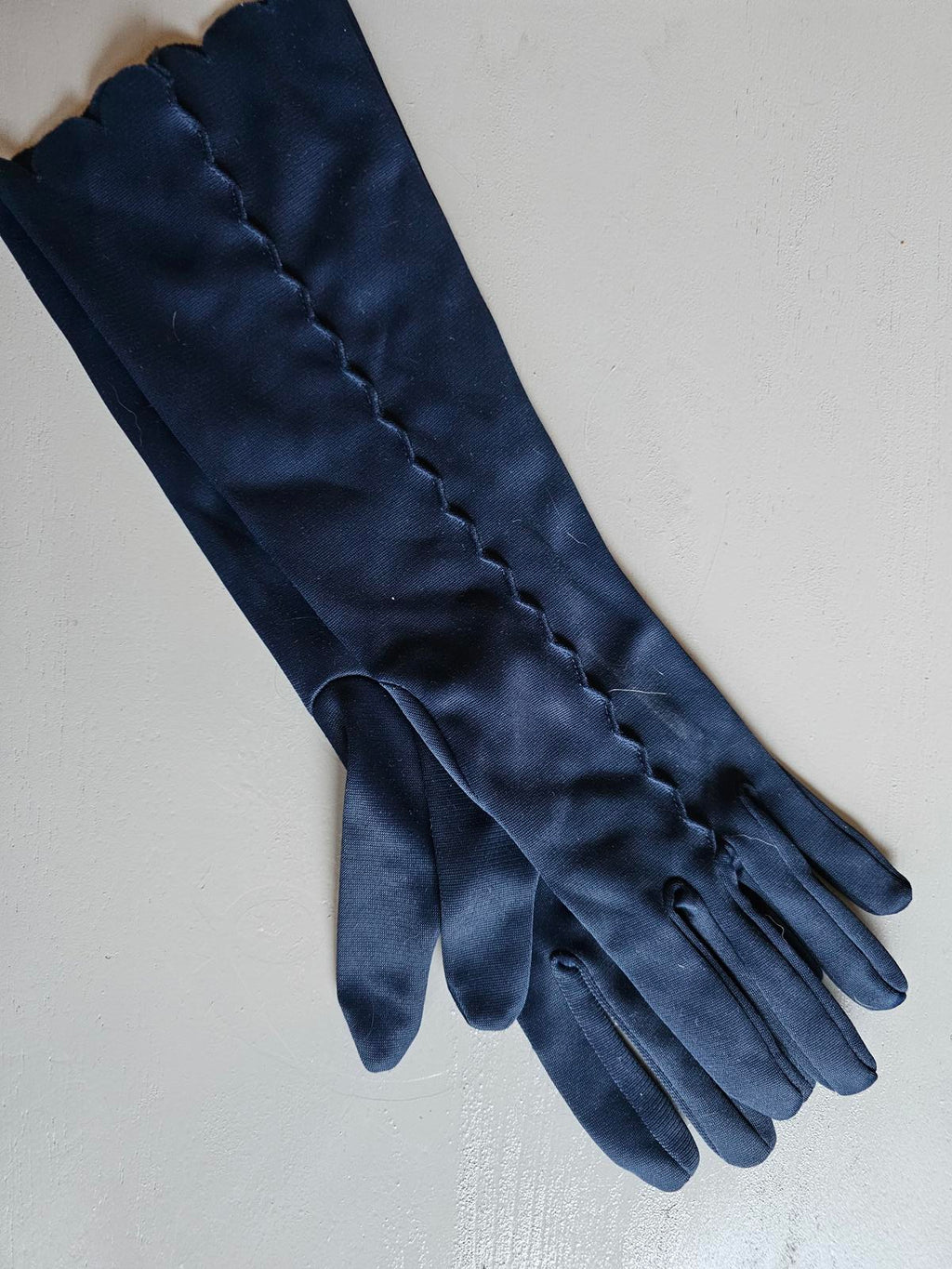 Elegant Navy Blue Satin Gloves with Scalloped Edges
