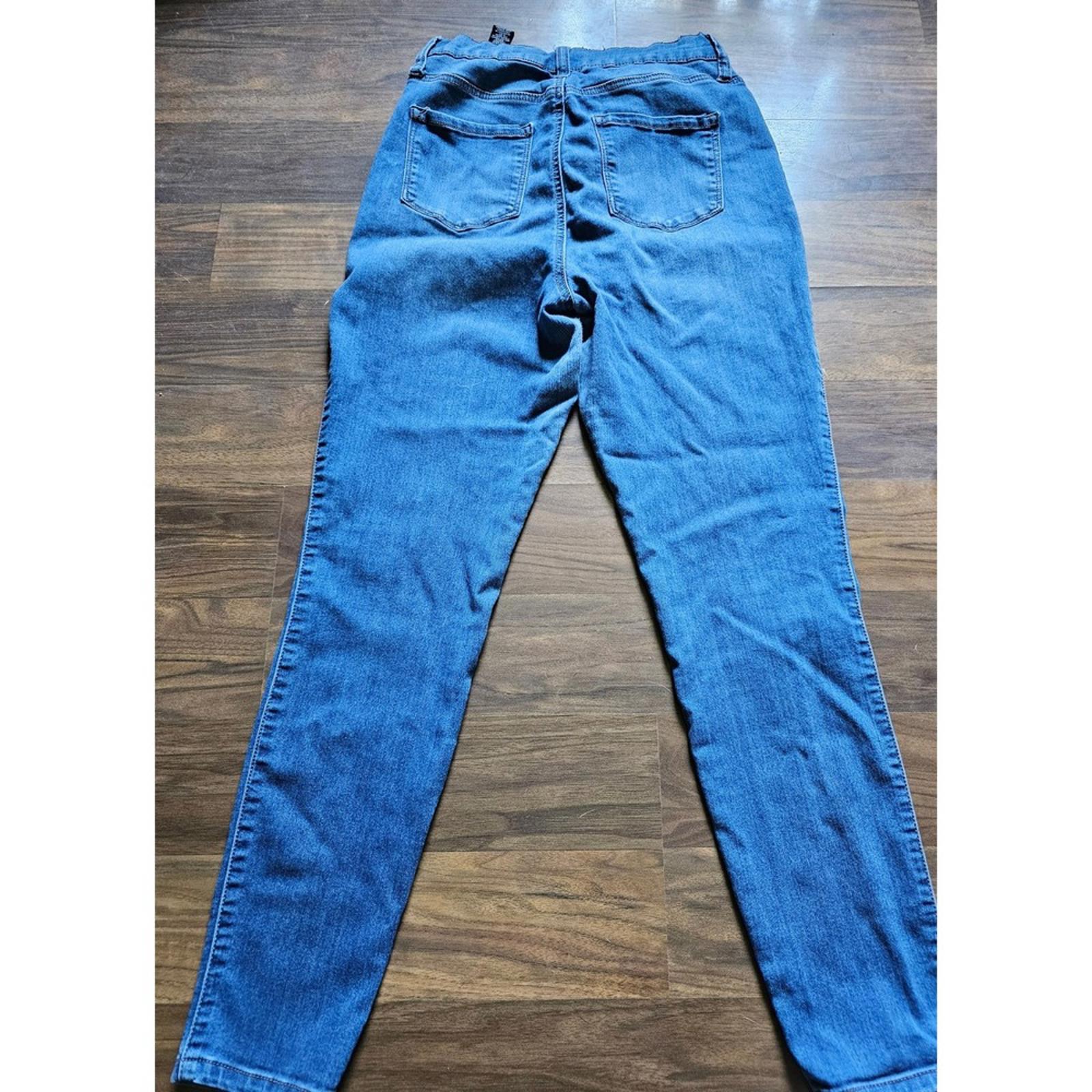 Fashion Nova Medium Wash Skinny Jeans 9 29 Distressed Mid Rise