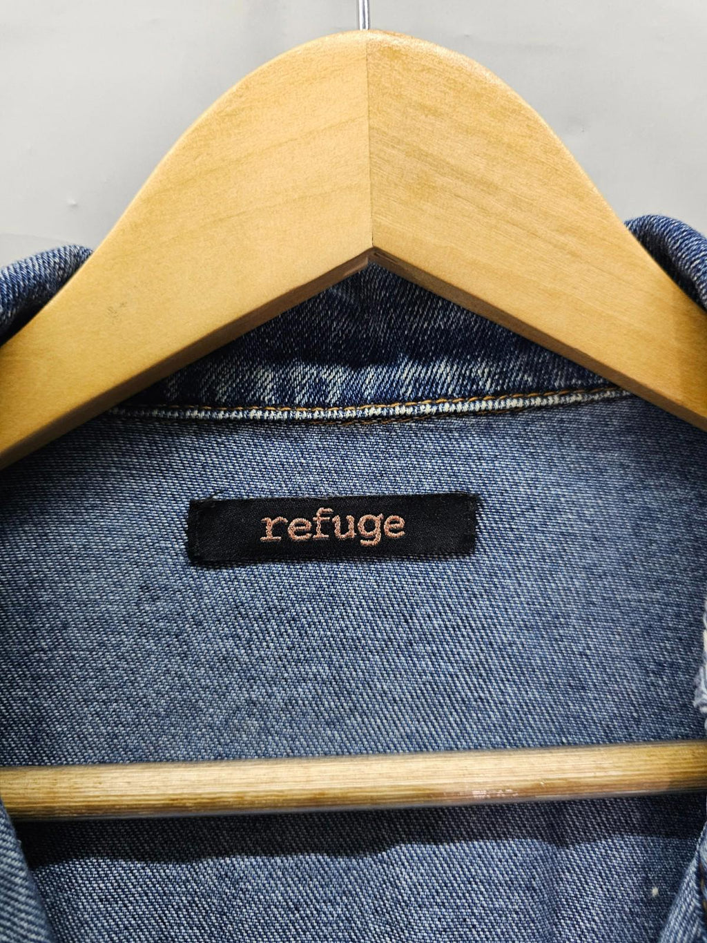 Refuge Women’s Blue Distressed Denim Jacket Button Front 100% Cotton Medium