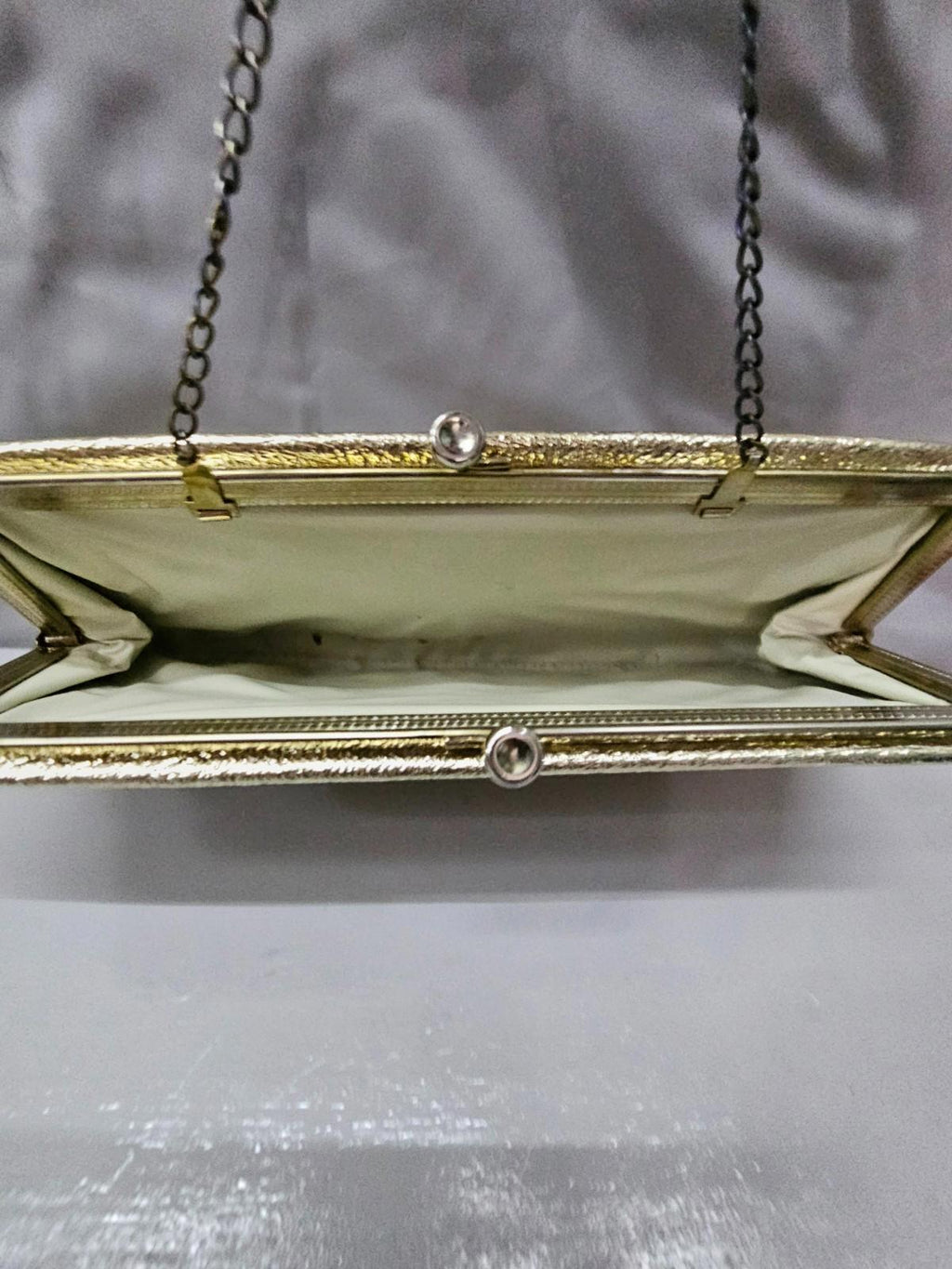 Clutch Purse Gold Metallic Handheld Snap Close Rare 1970’s Vintage Evening Bag