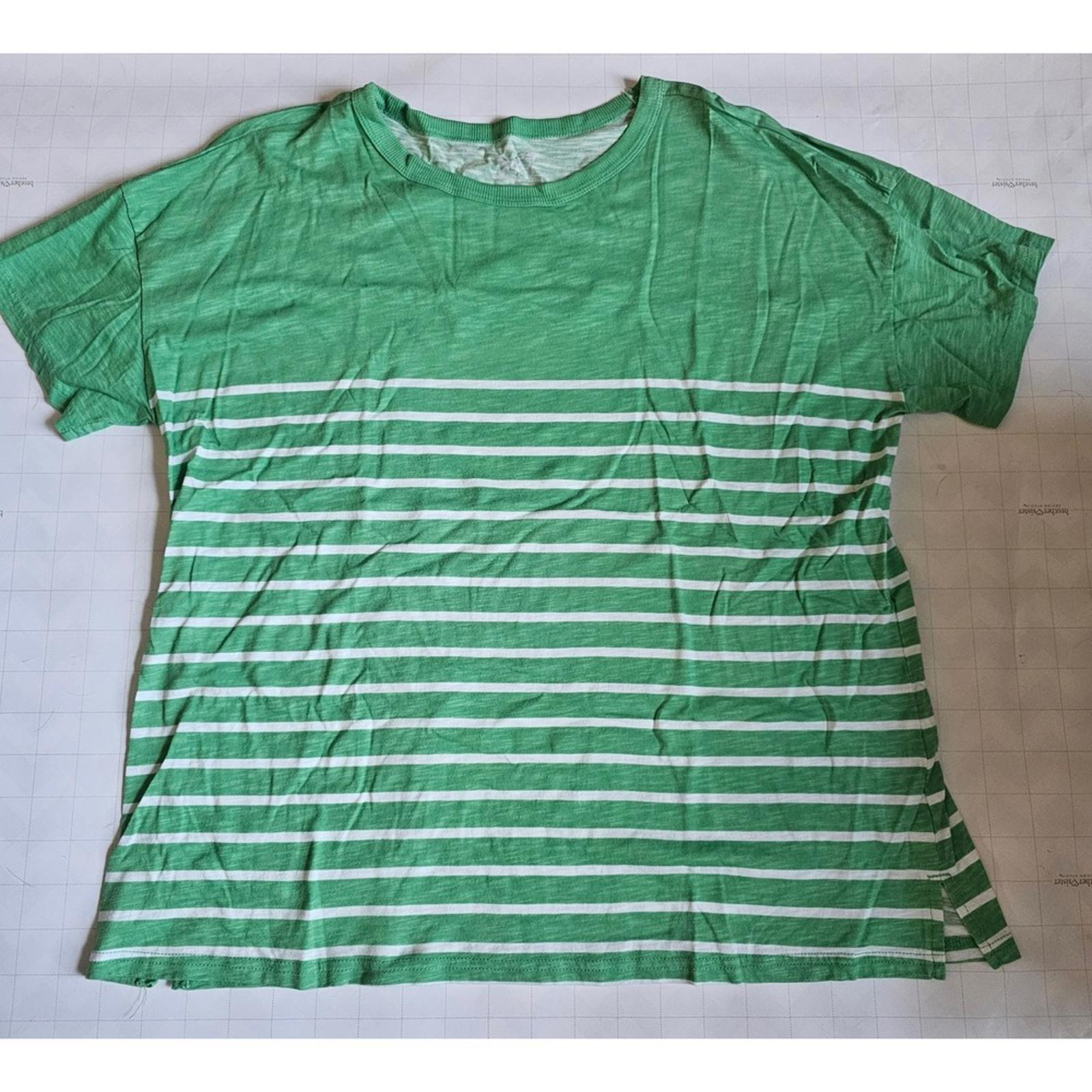 24/7 Green White Striped Short Sleeve T Shirt Women’s XL Casual