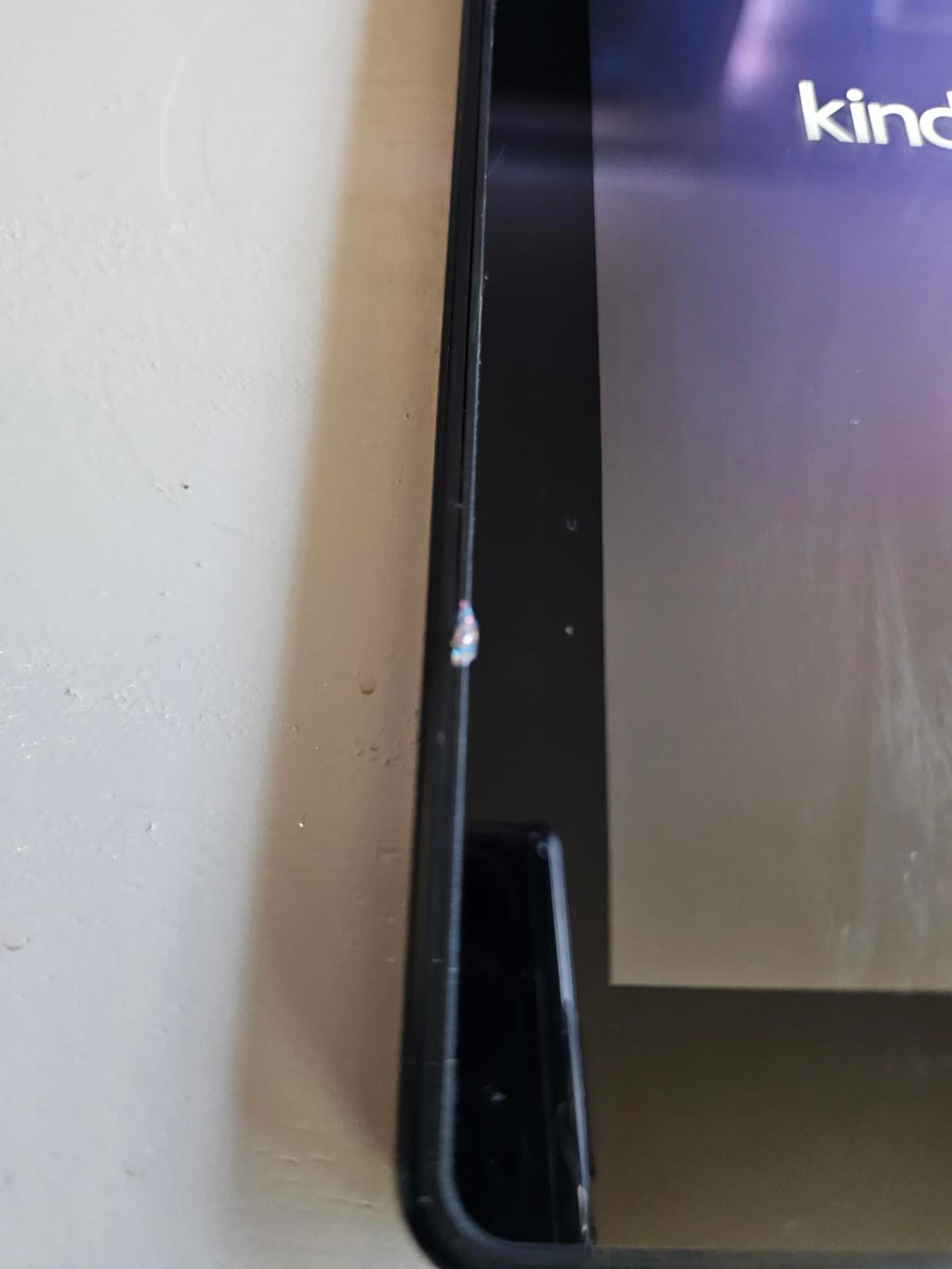 Amazon Kindle Fire 7" Black Tablet Powers On Untested Beyond Boot Screen