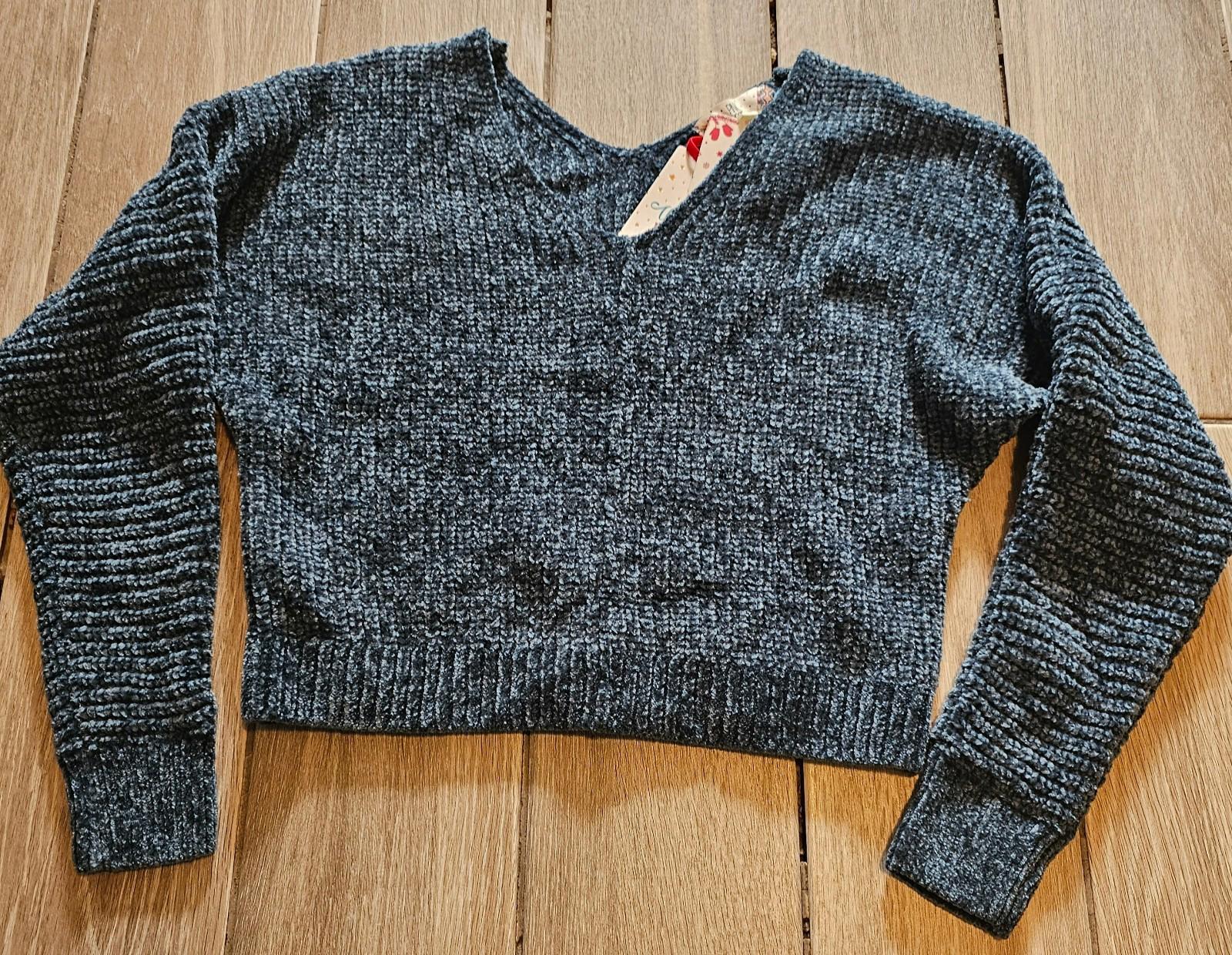 Pink Rose Women's Navy Chenille Cropped V-neck Sweater XS