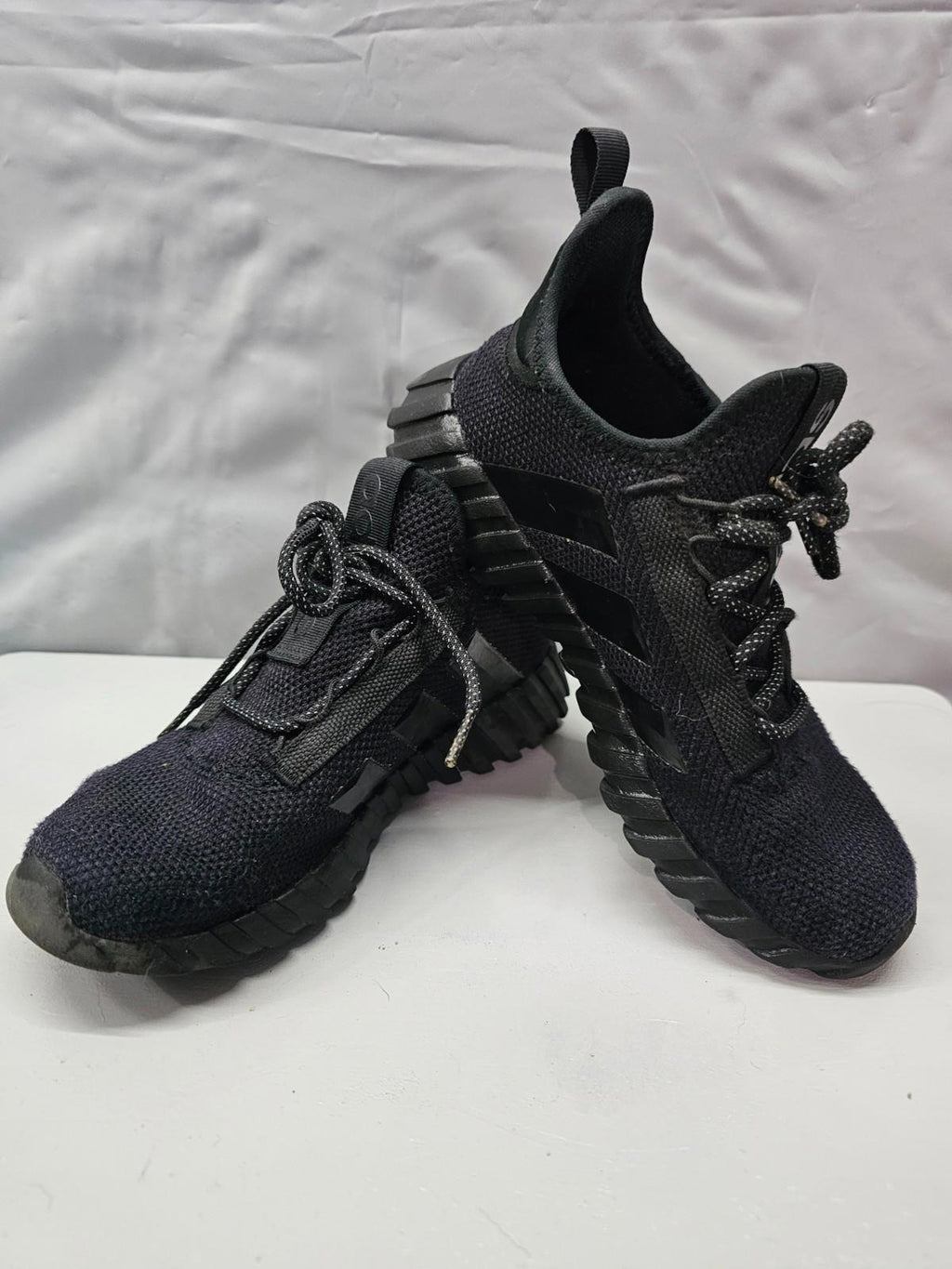 Adidas Women’s Sneakers Black Knit Running Shoes Size 3 Youth / Women’s 4.5